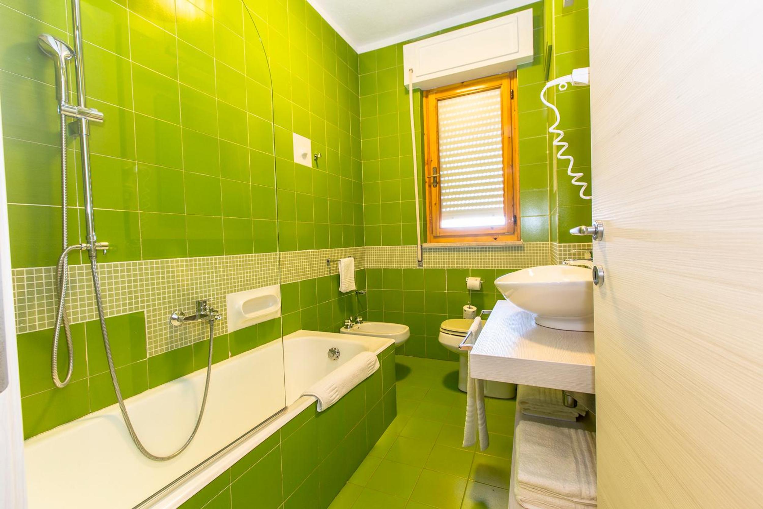 Superior Triple Room photo 3