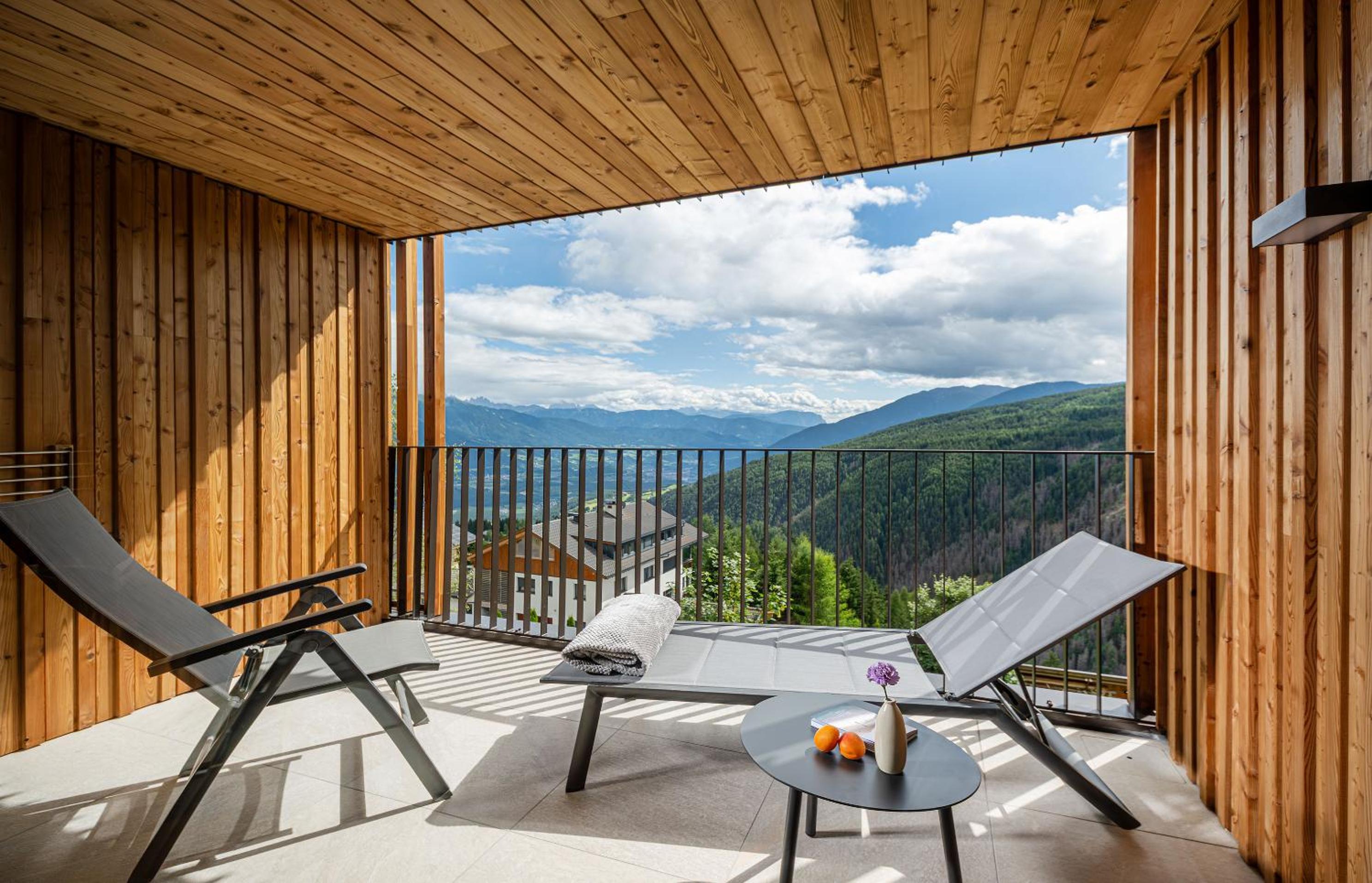 Junior Suite with Mountain View photo 3