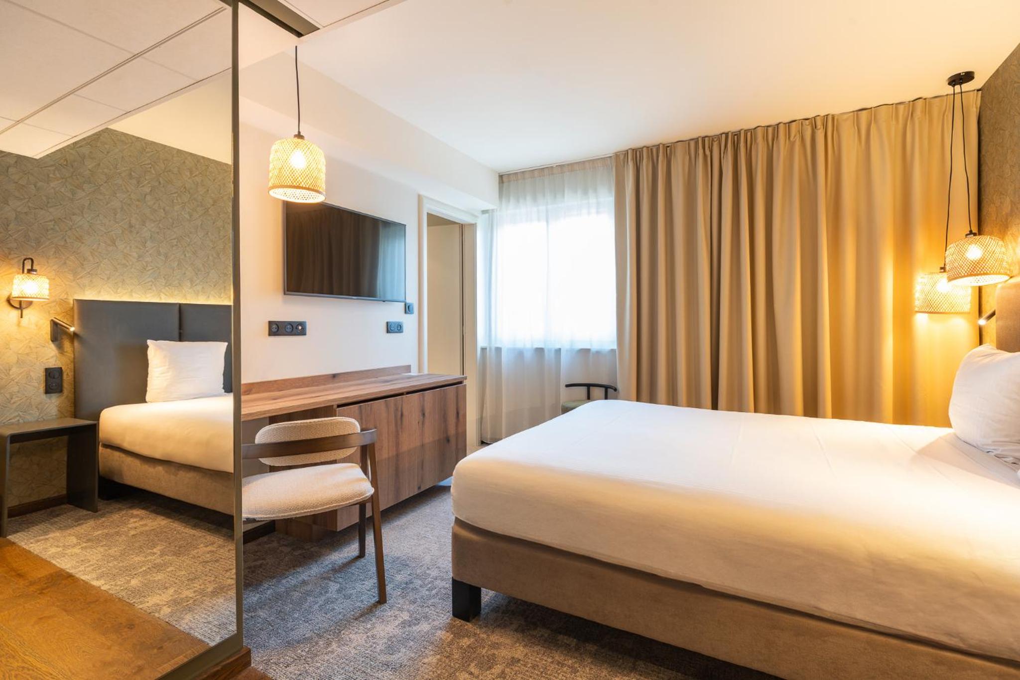 Superior Double Room thumbnail 5