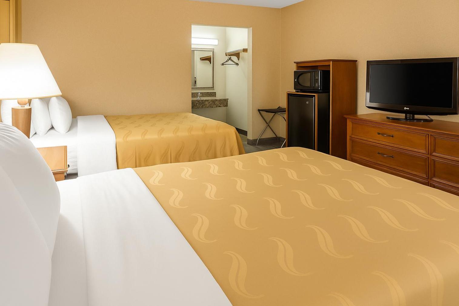 Double Room - Accessible/Non-Smoking - Photo 2