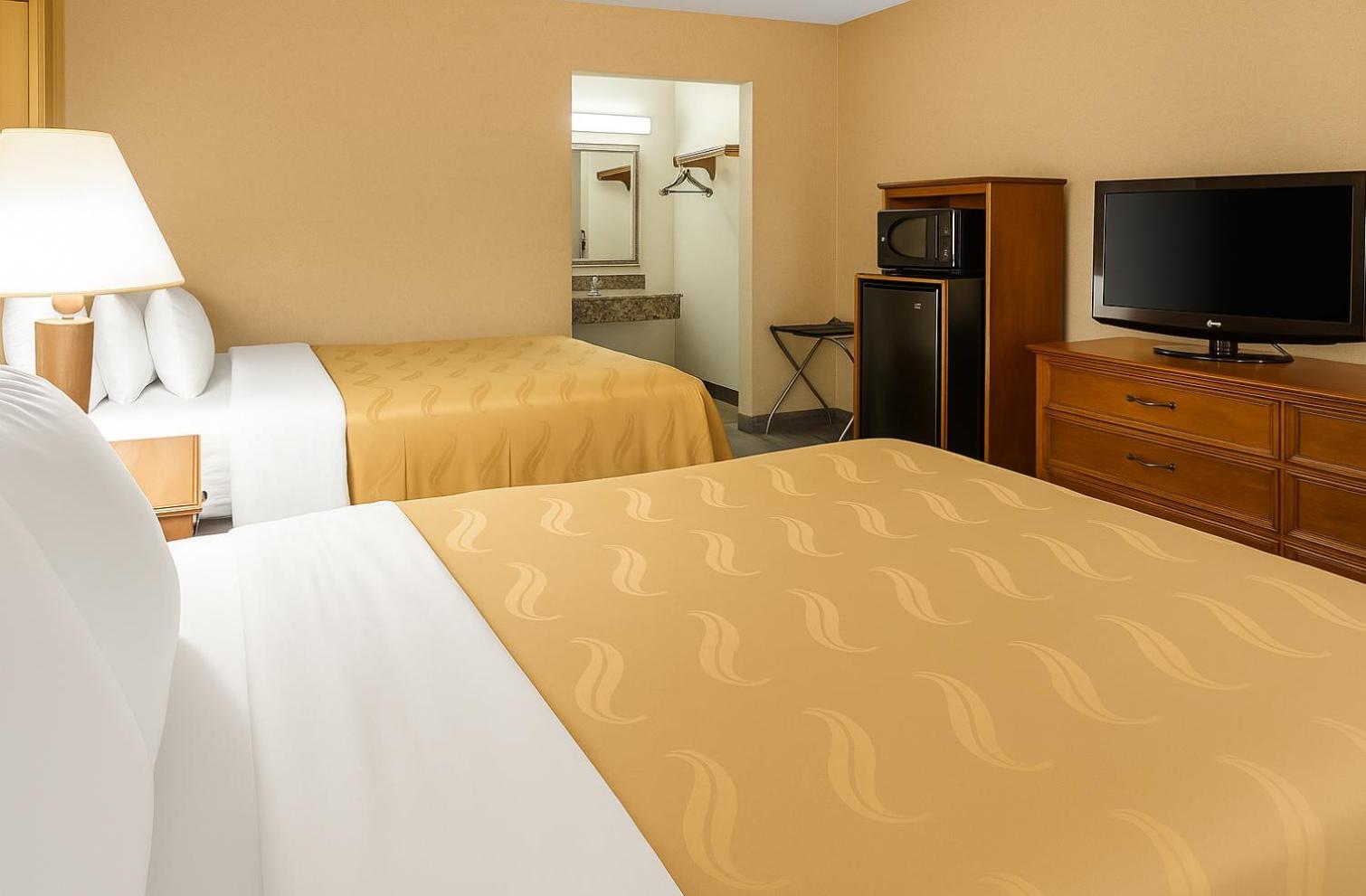 Double Room - Accessible/Non-Smoking - Photo 3