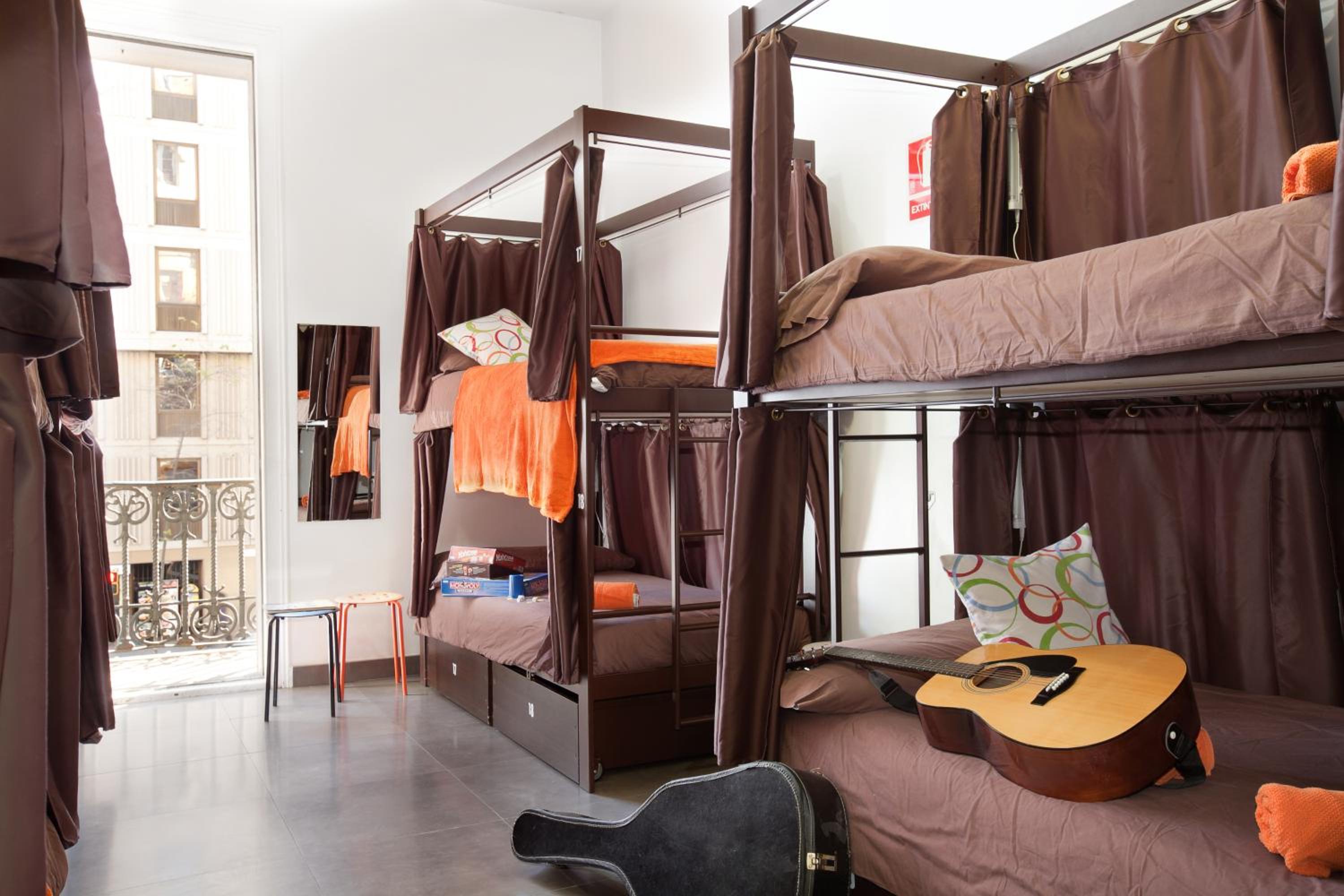 Cama en habitación compartida para 8 personas