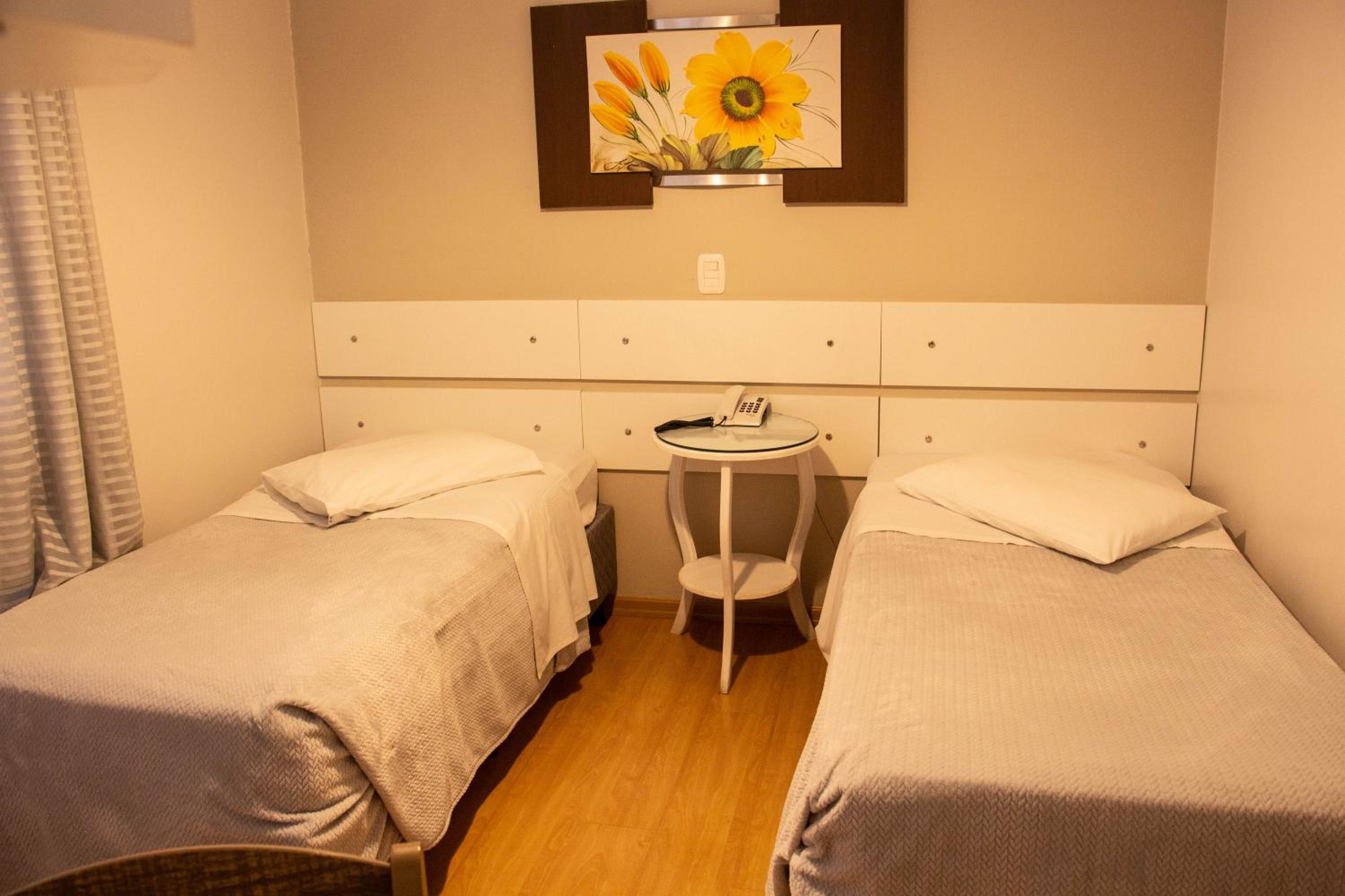 Standard Twin Room photo 2