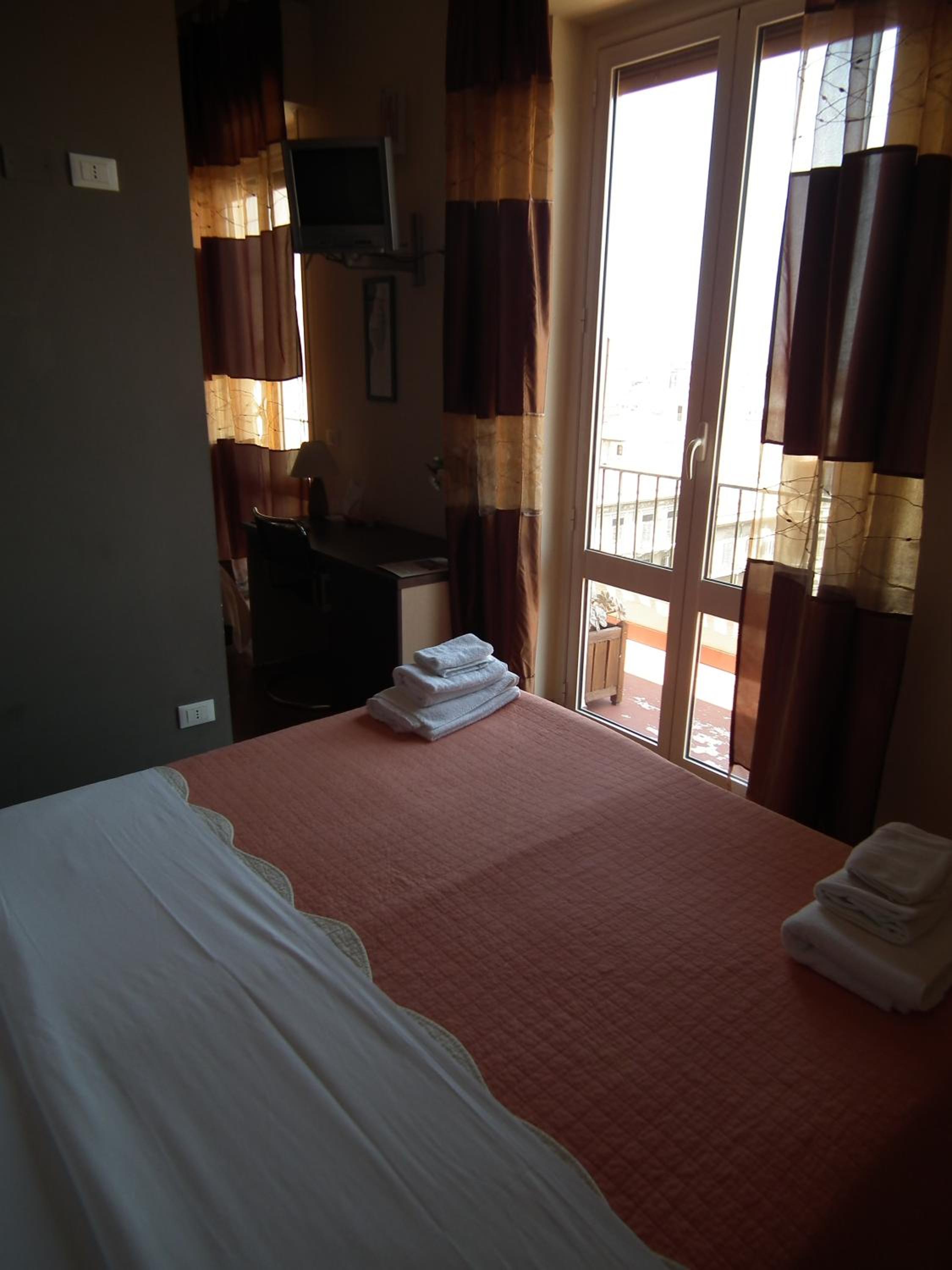 Triple Room - Photo 10