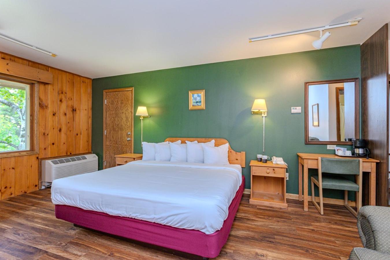 King Room - Upper Level