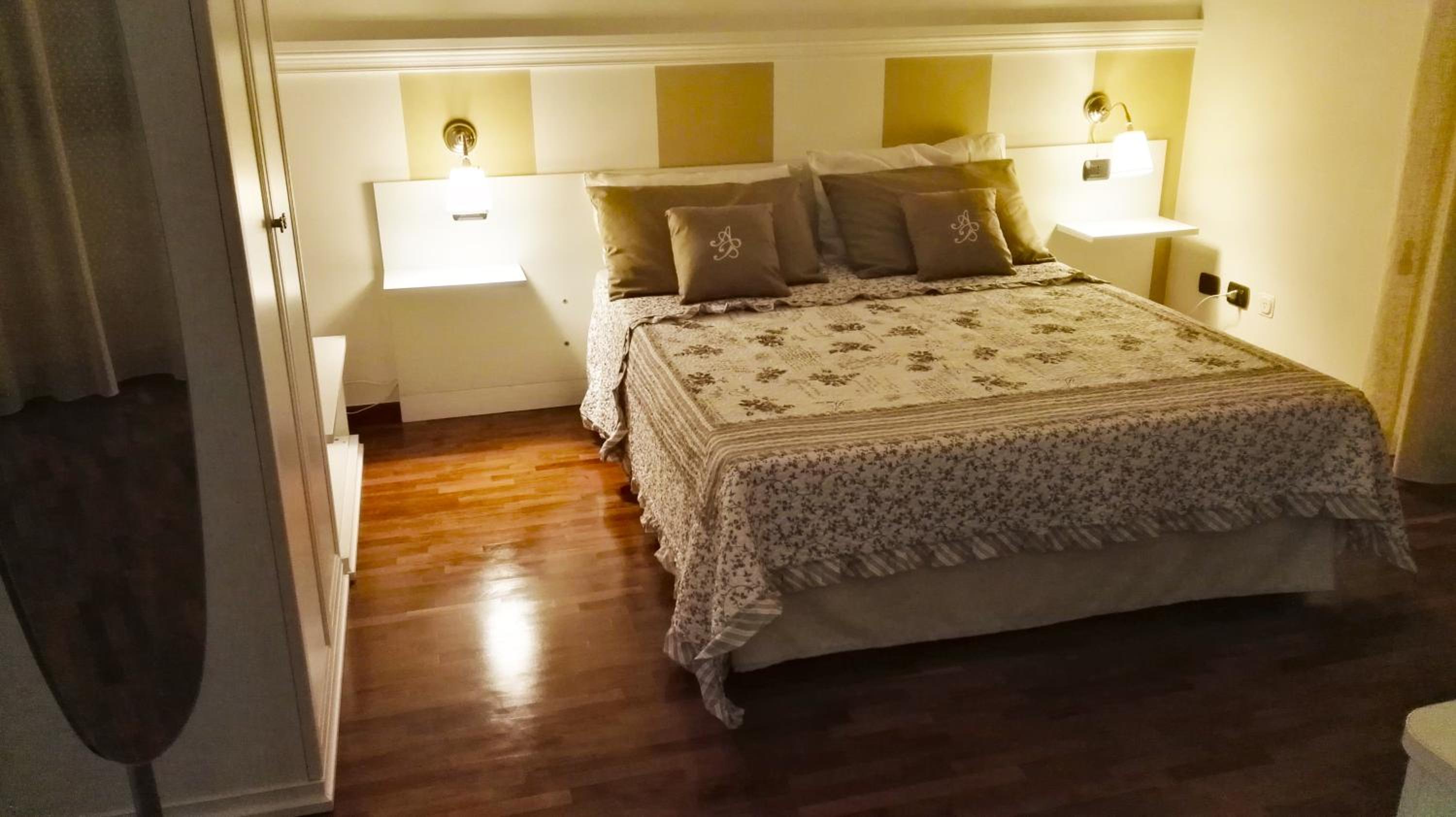Deluxe Room - Photo 24