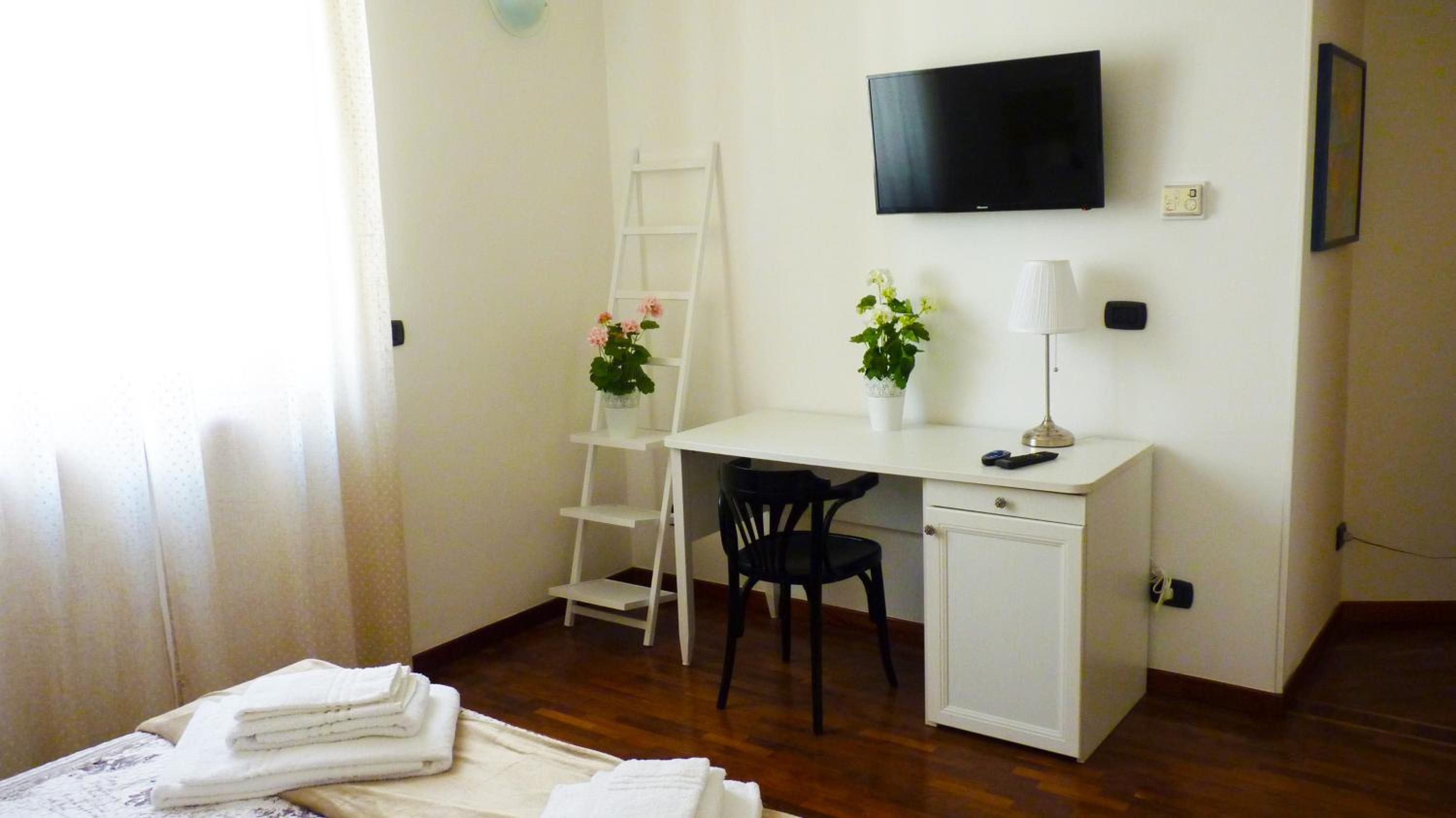 Deluxe Room - Photo 22