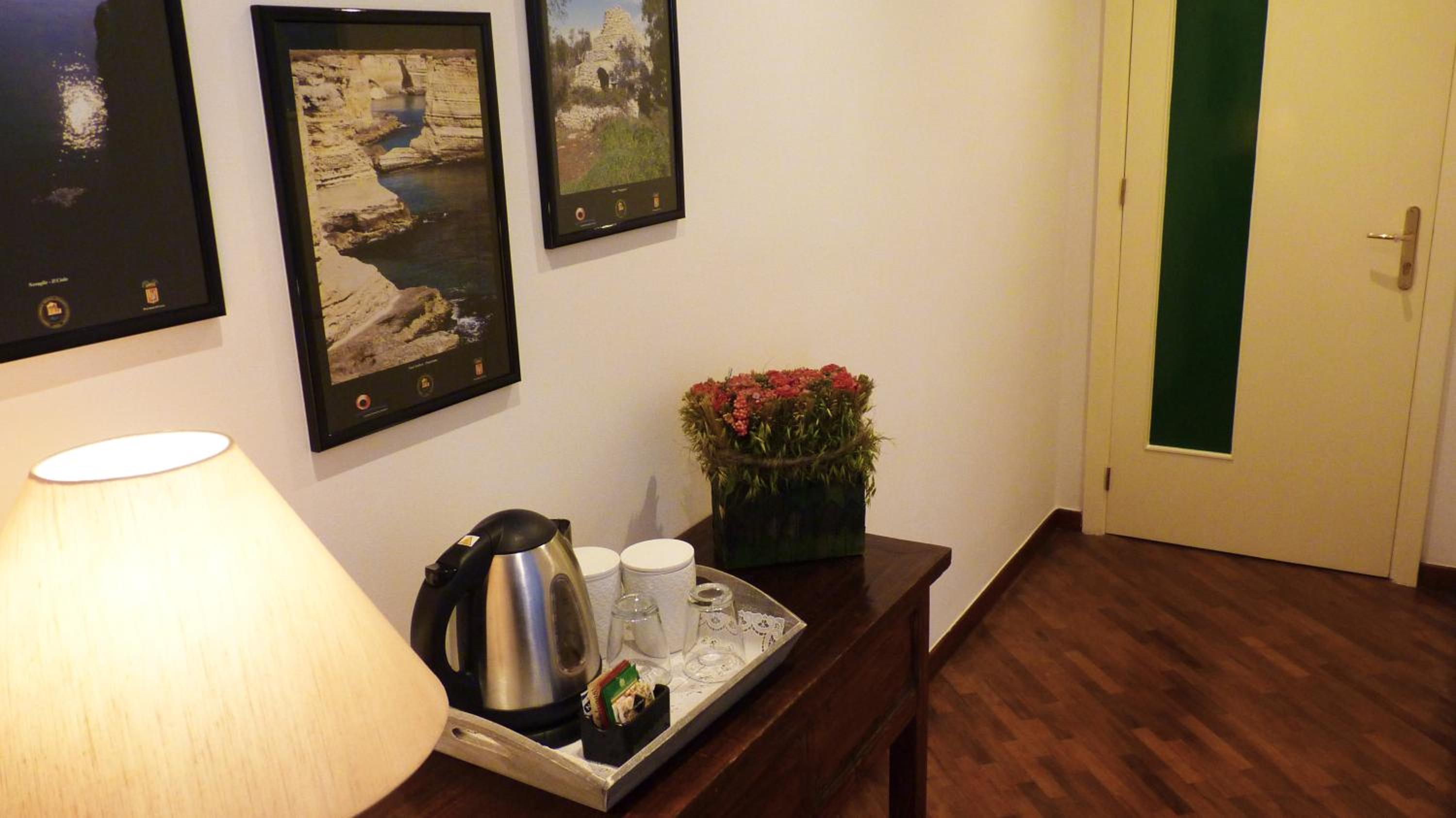 Deluxe Room - Photo 17