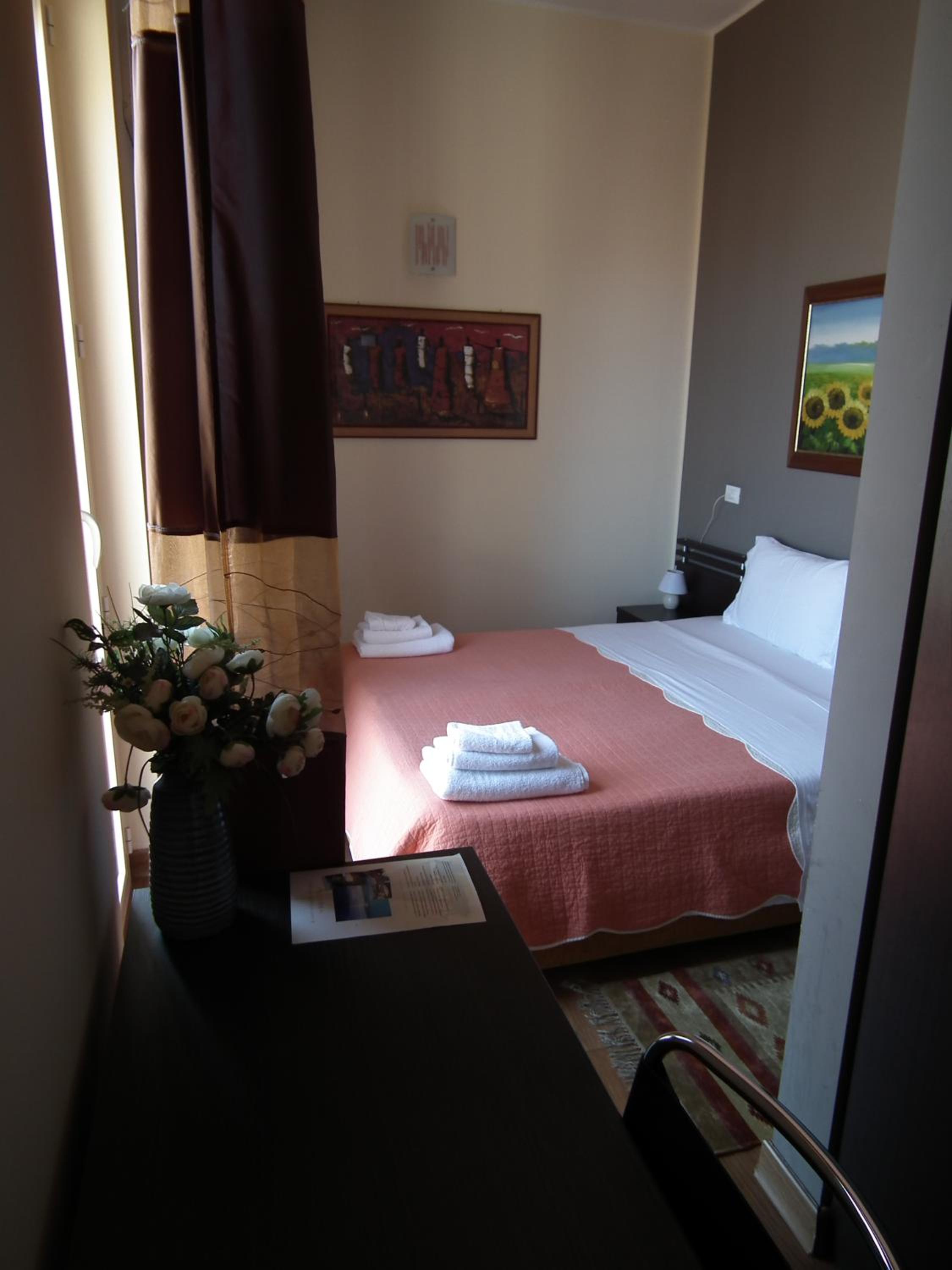 Triple Room - Photo 9