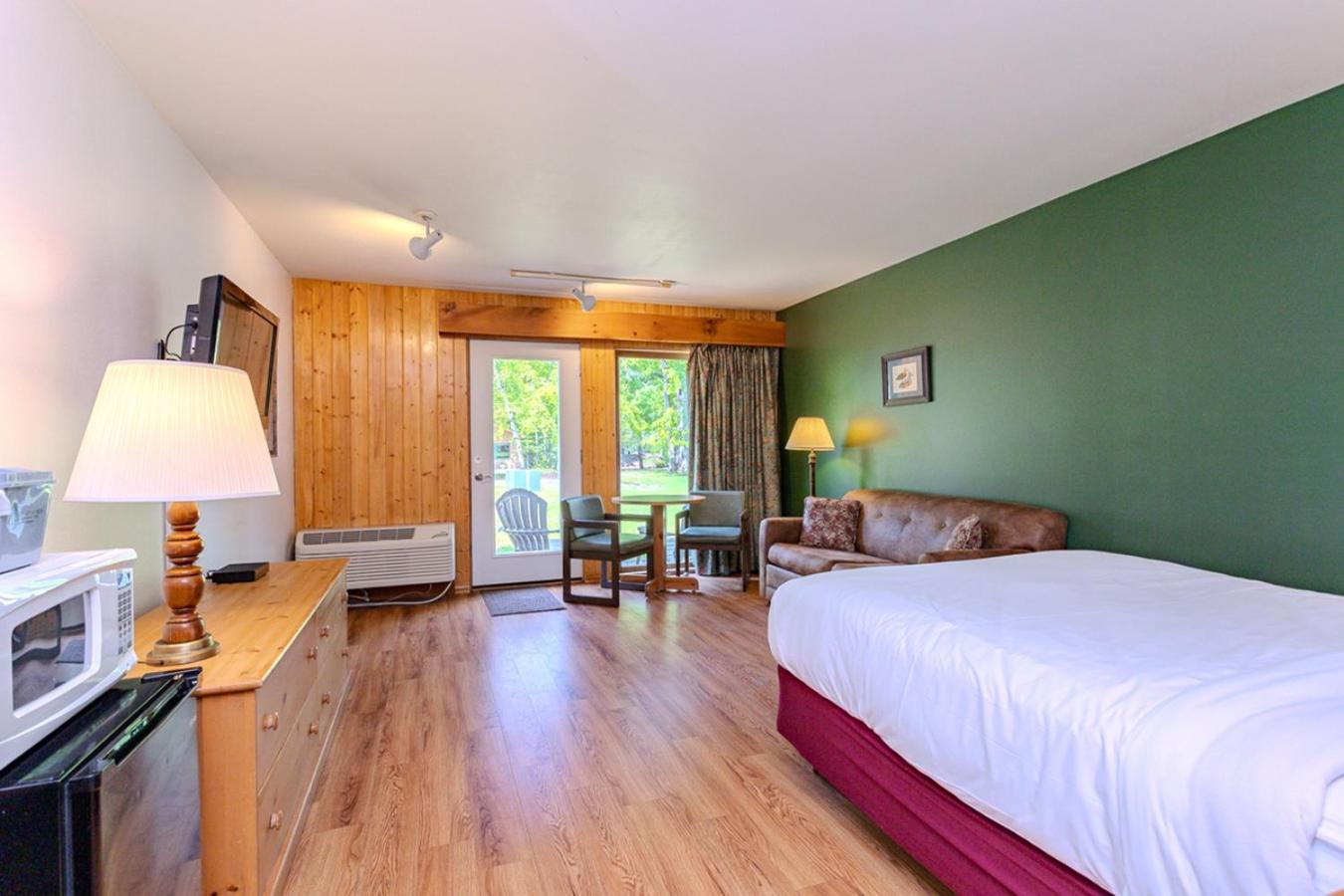 Queen Room - Lower