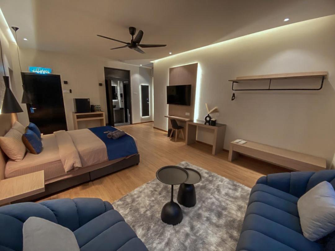 Queen Suite - Photo 7