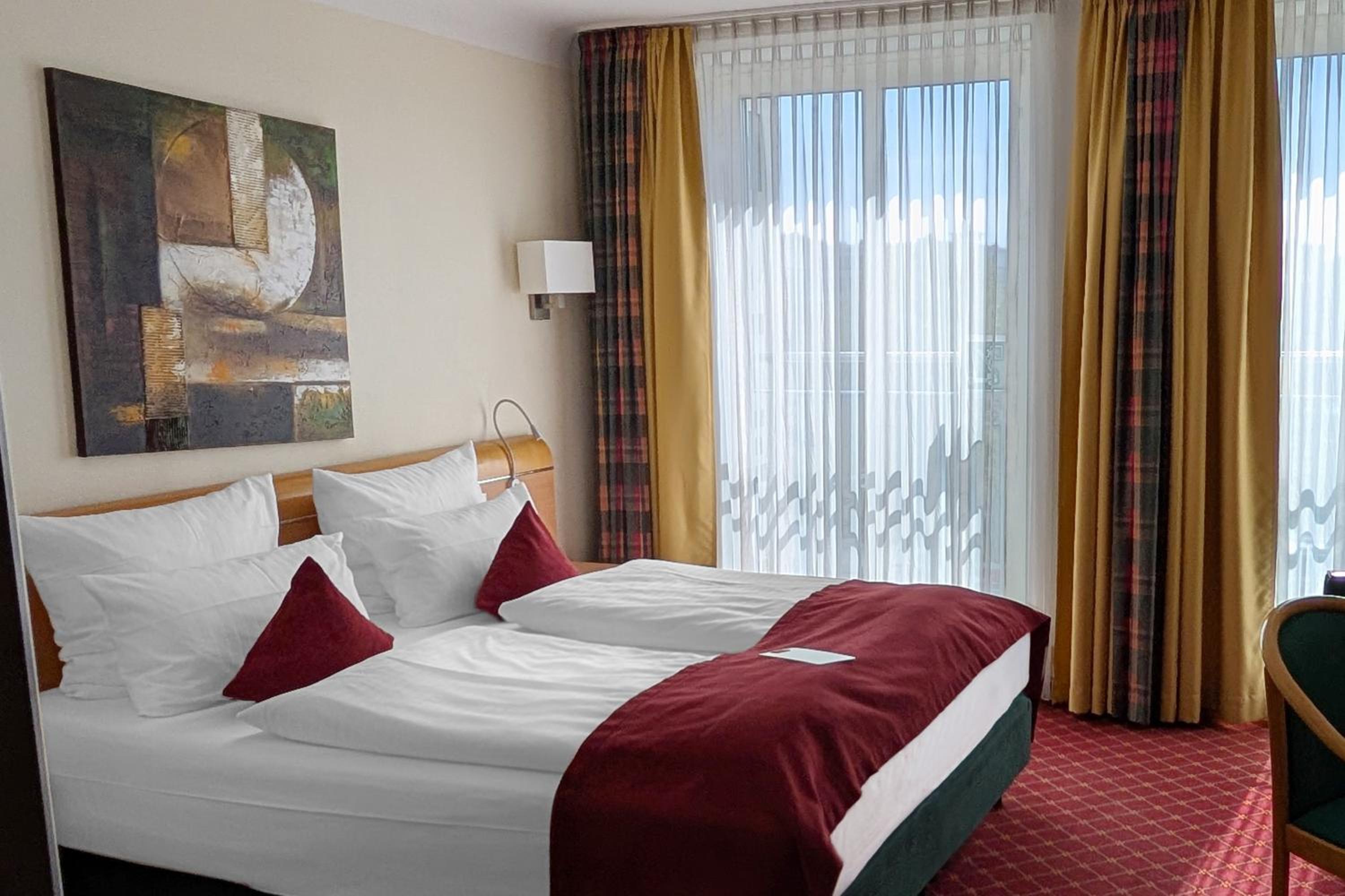Premium King Room - Photo 5