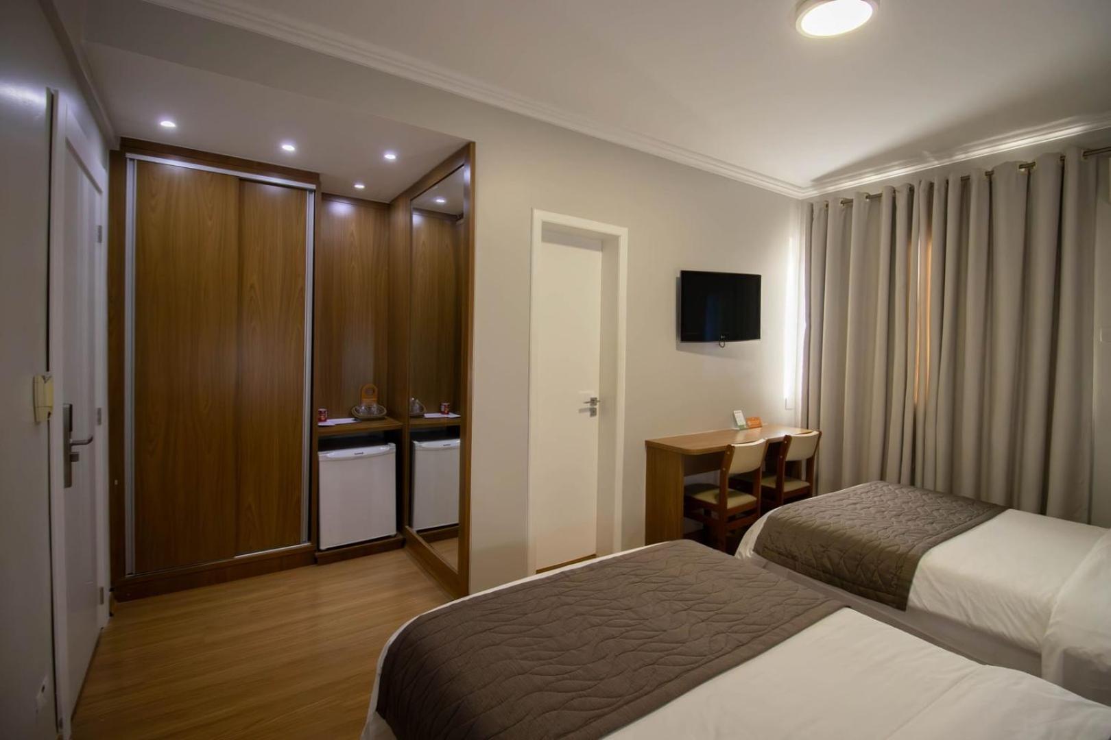 Standard Twin Room - Photo 1