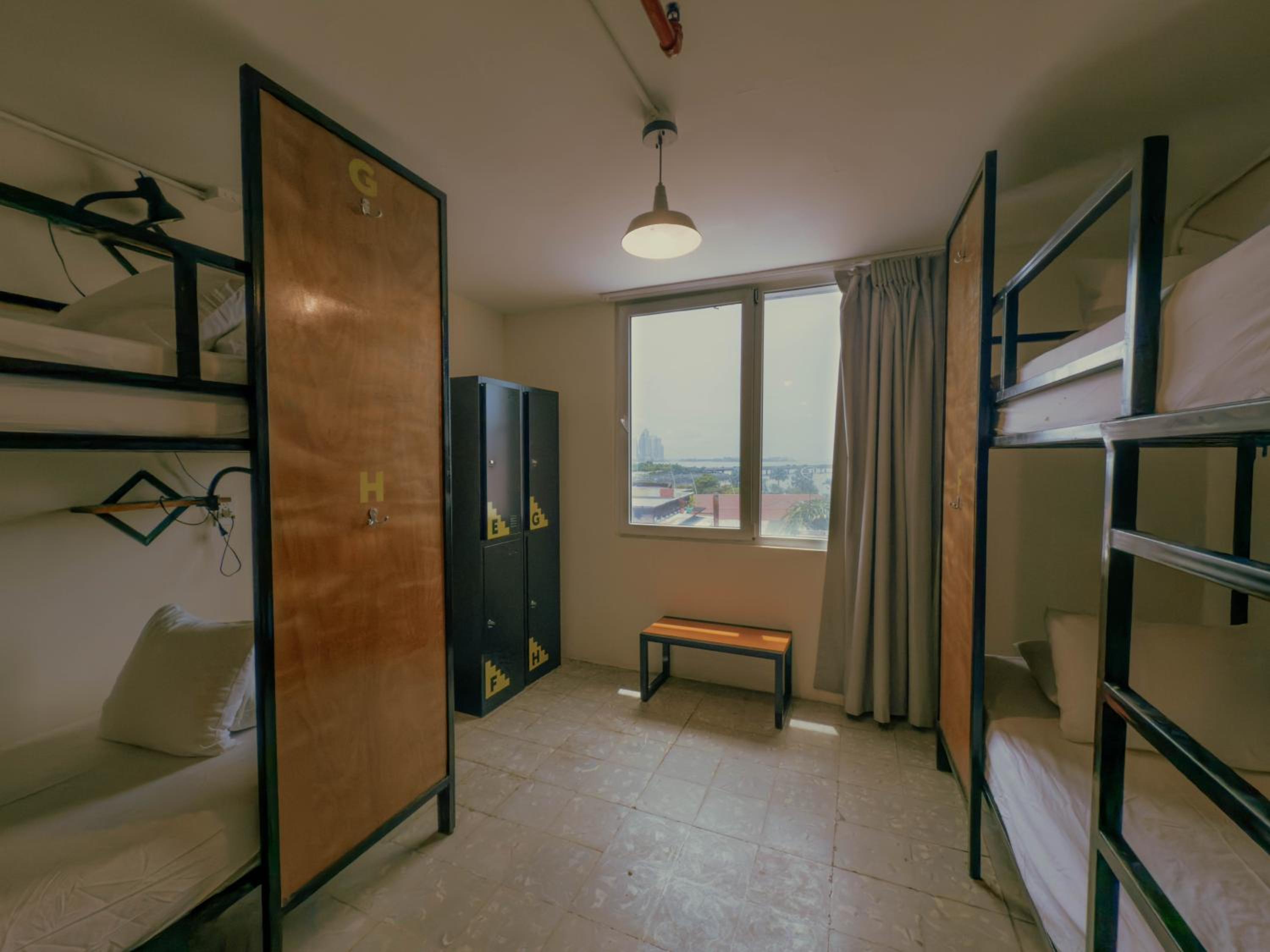 Bed in 10-Bed Mixed Dormitory Room photo 3