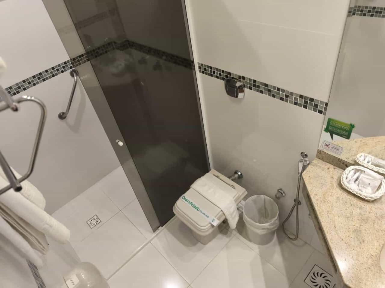 Standard Twin Room - Photo 3