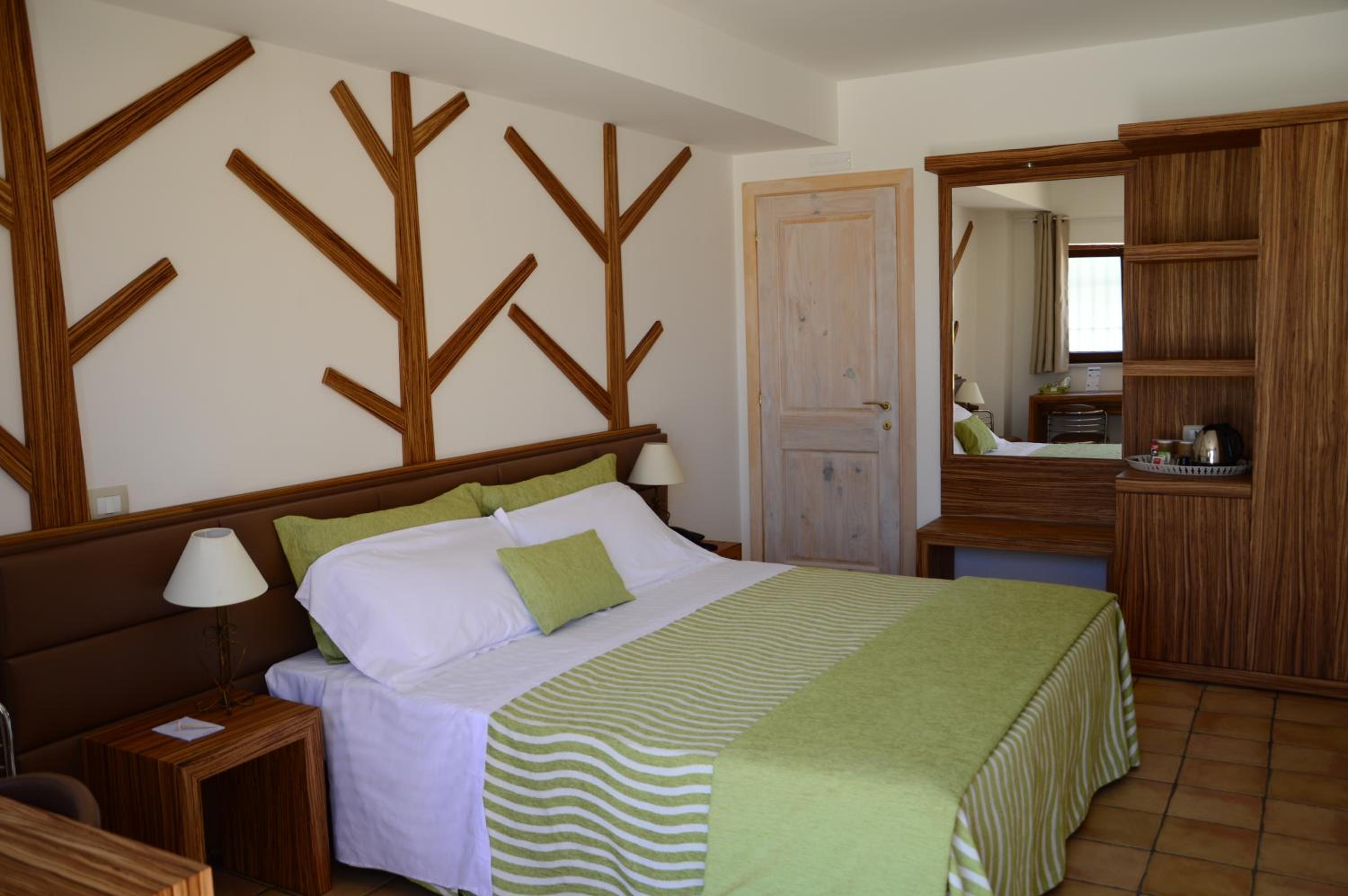 Double or Twin Room - Photo 4