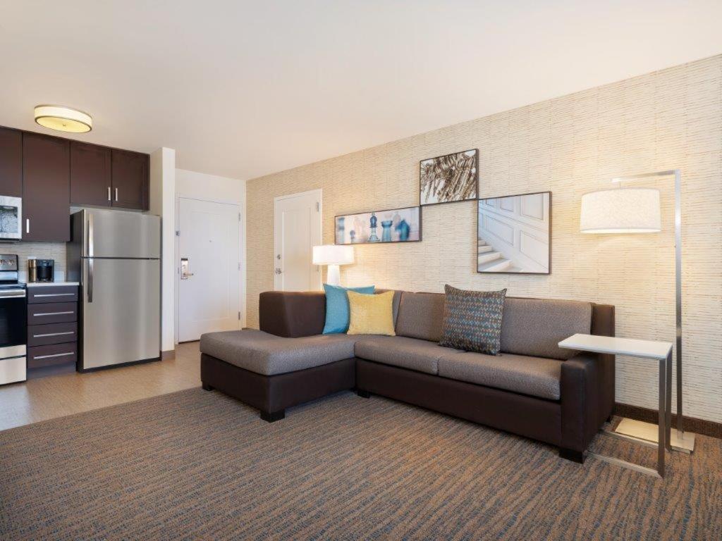 One-Bedroom King Suite