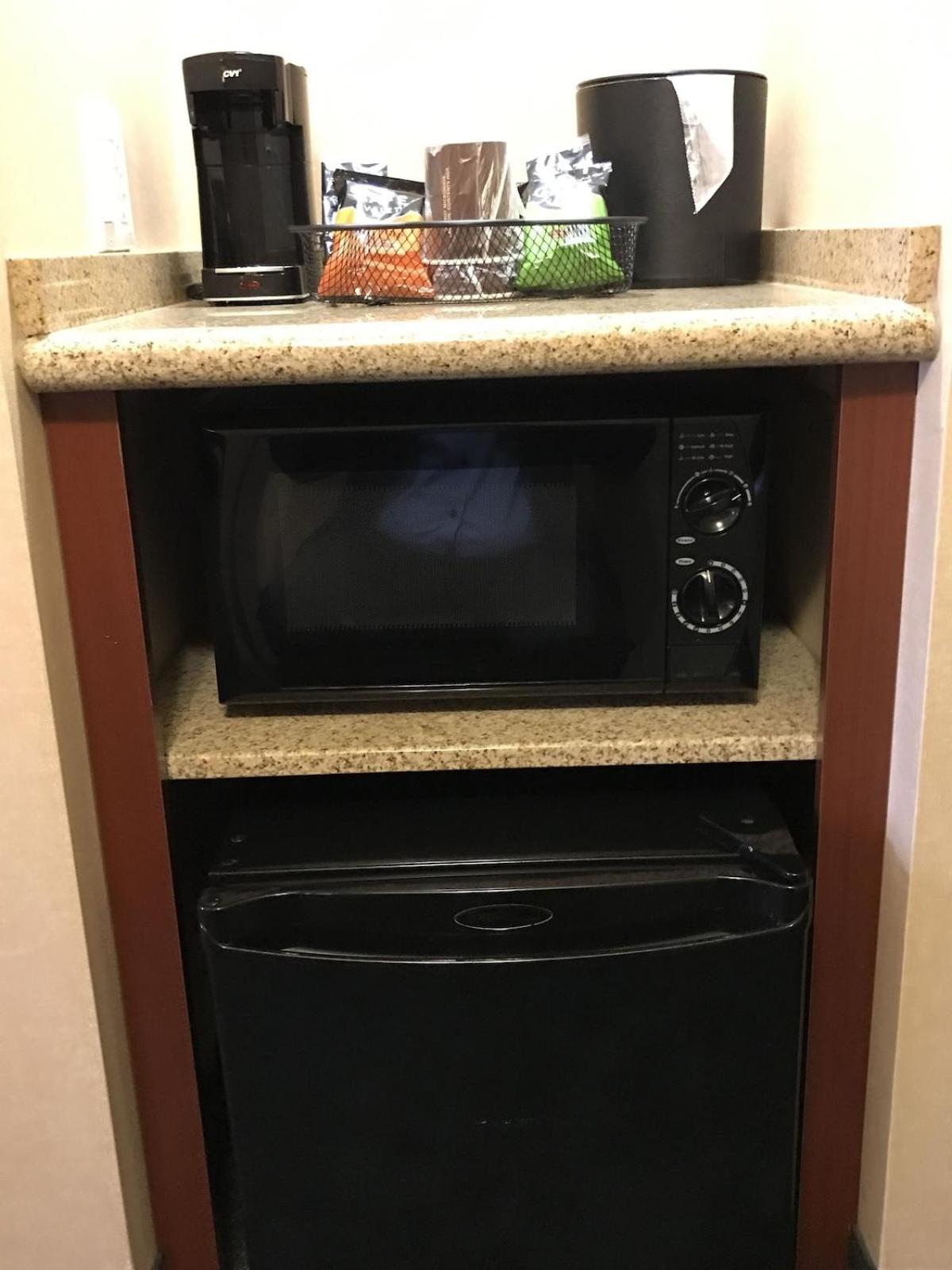 King Room with Sofa Bed and Adapted Tub - Mobility Accessible photo 1
