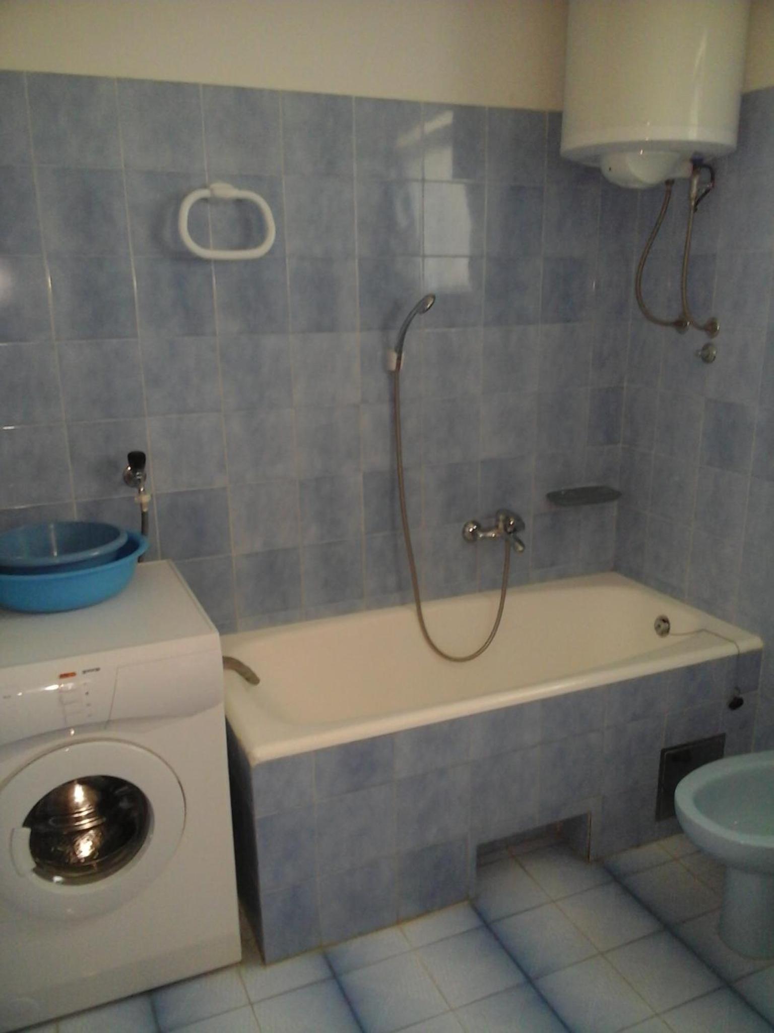 Apartment with Balcony - Photo 9