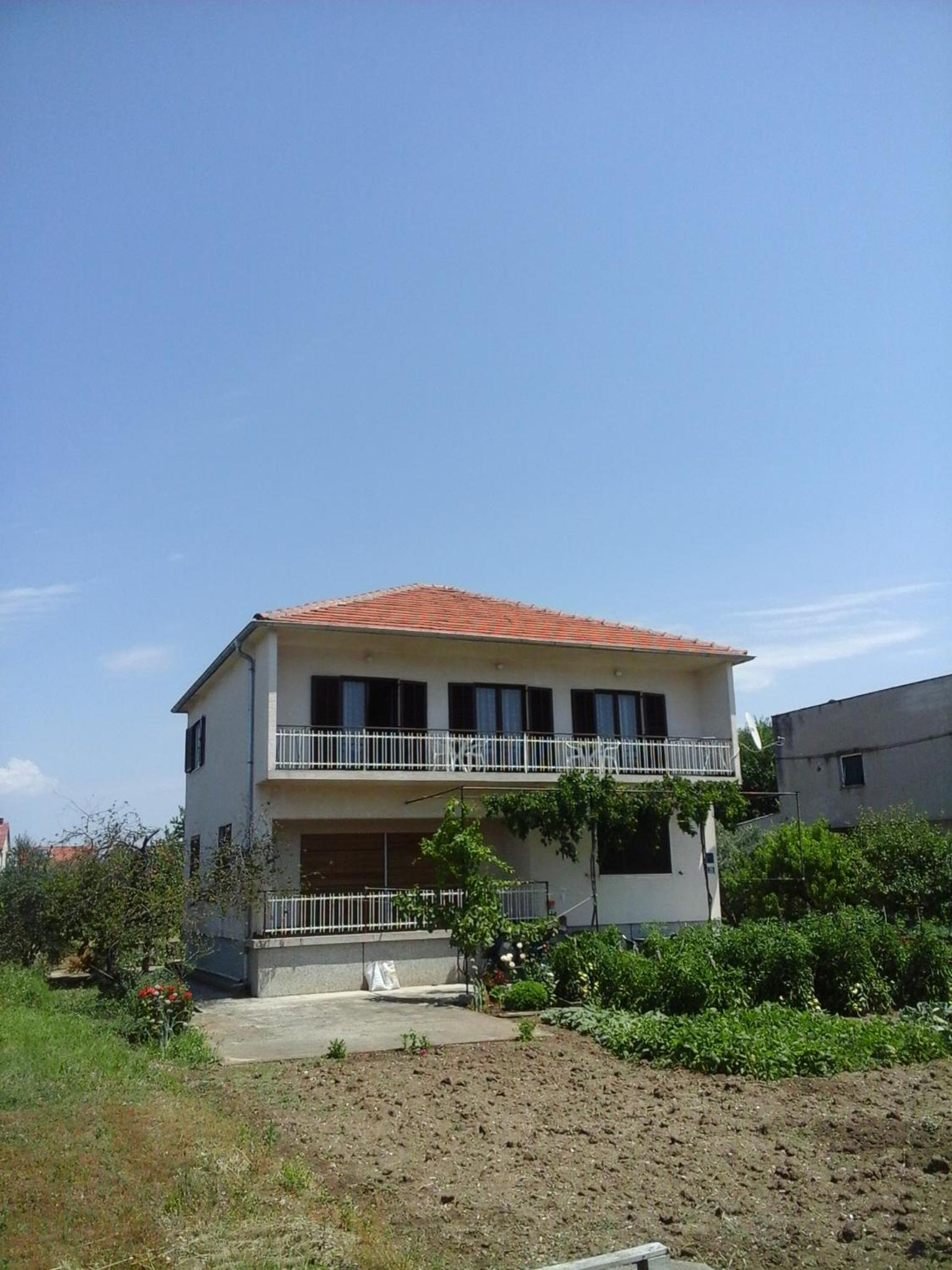 Apartment with Balcony - Photo 17