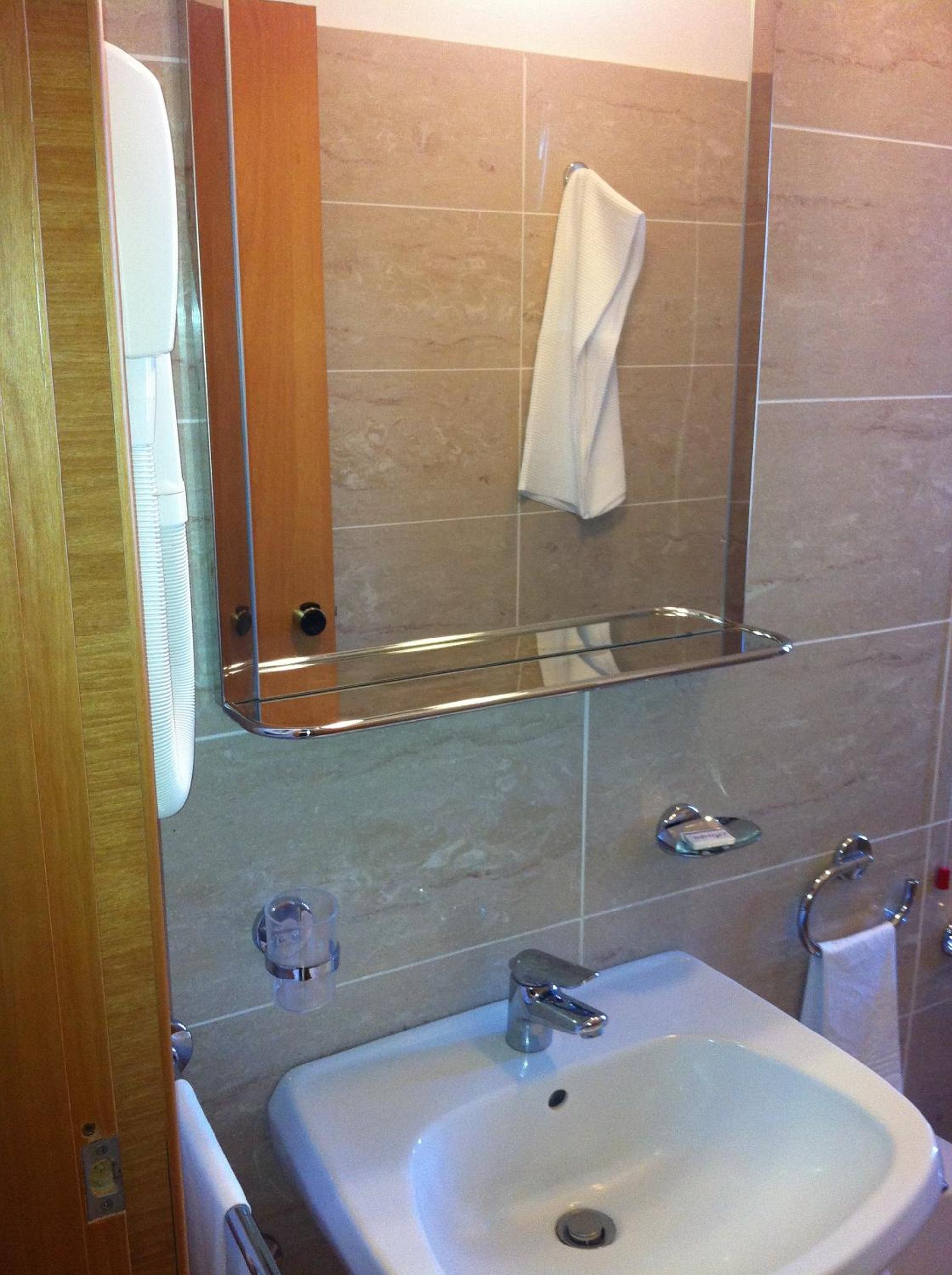 Single Room photo 3