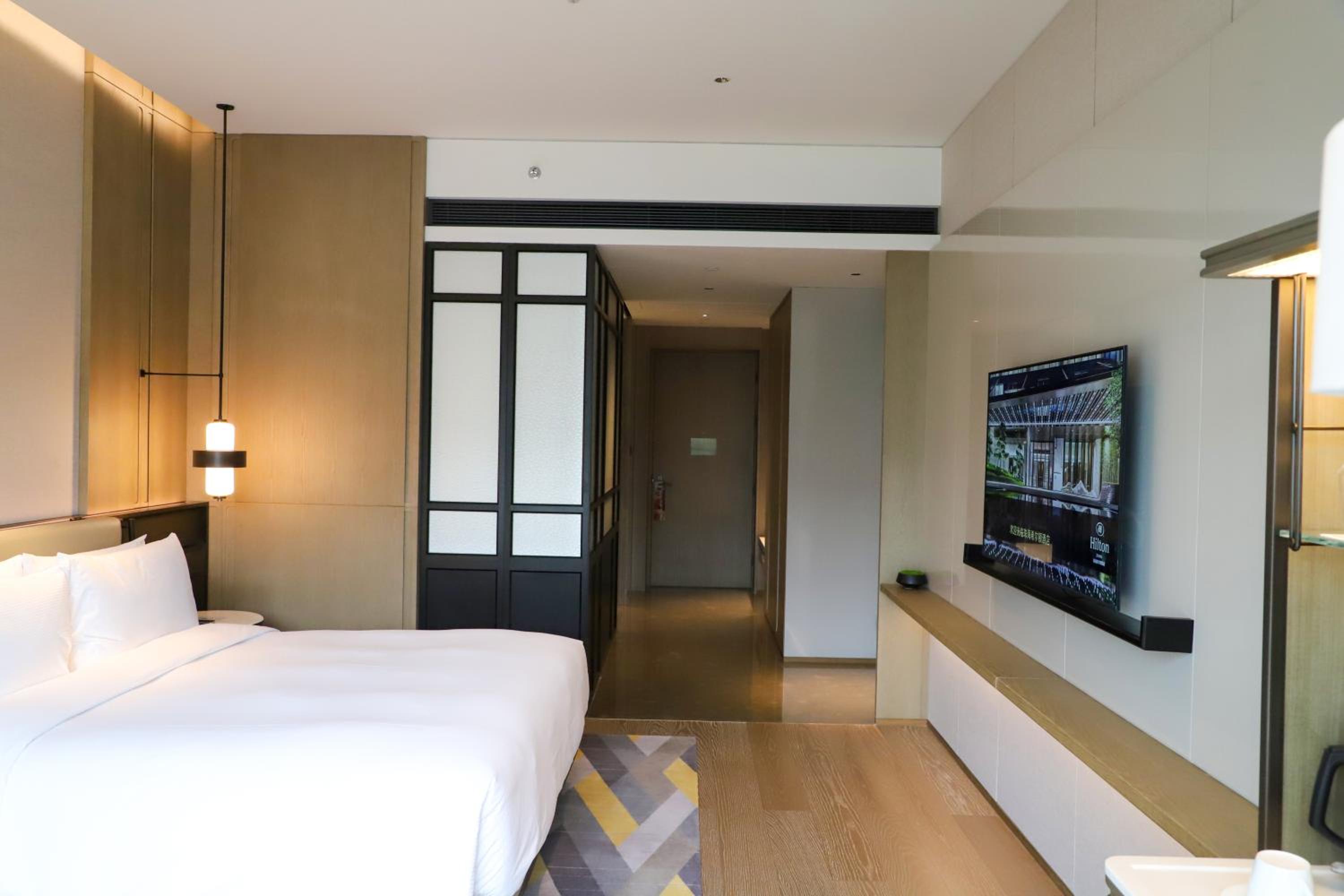King Room - Mobility Accessible  photo 3