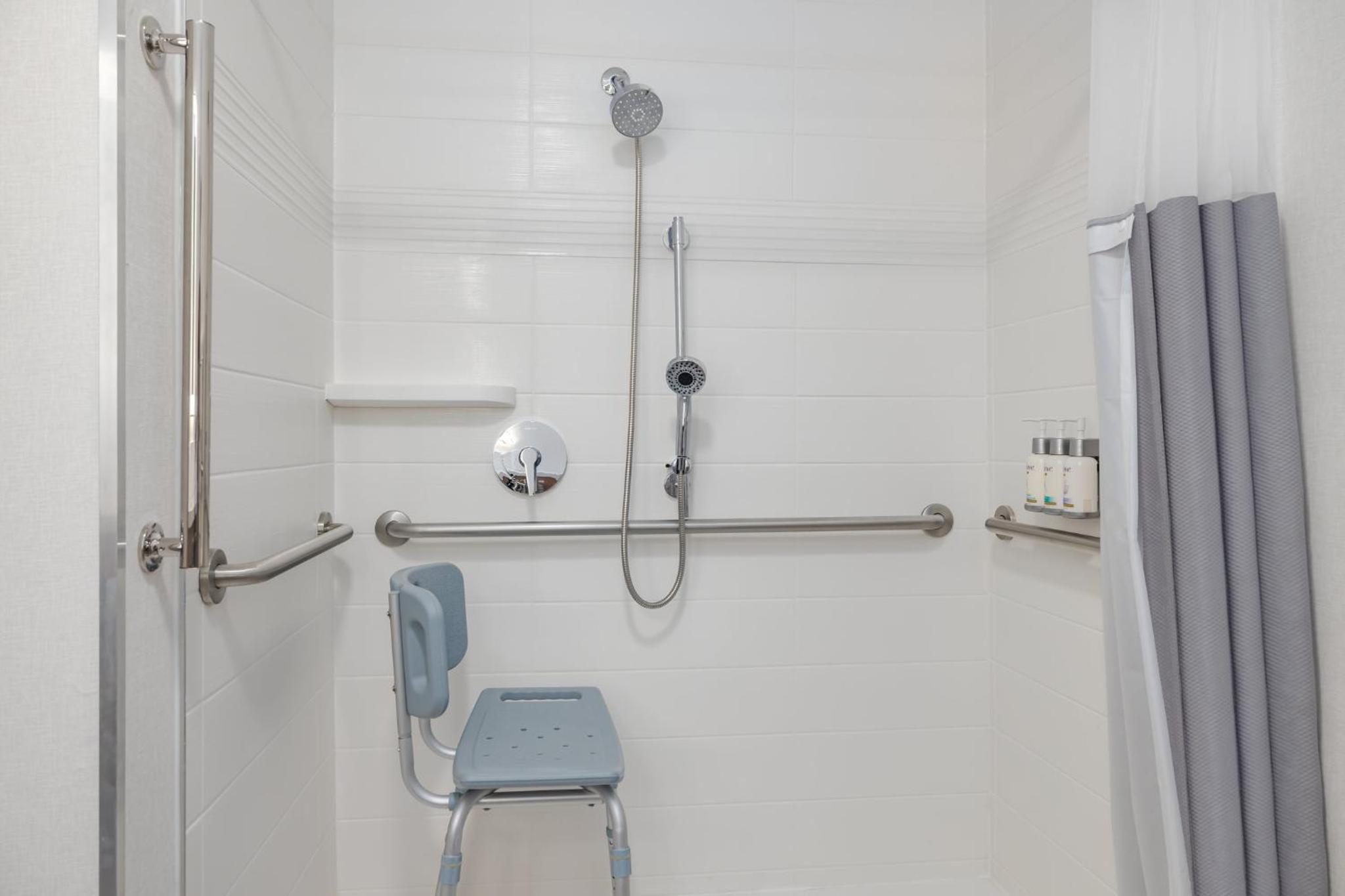 Standard Queen Room with Mobility Accessible Roll-In Shower photo 2