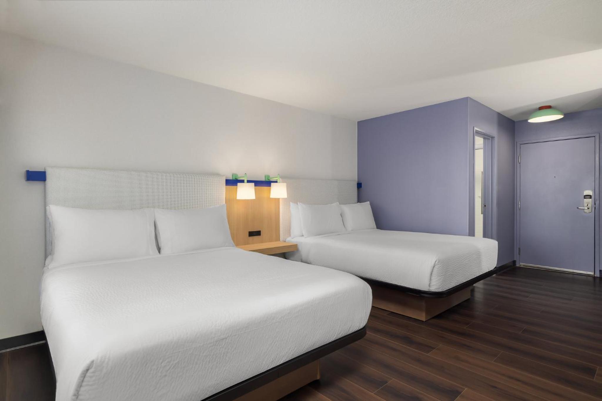 Standard Queen Room with Two Queen Beds - Communications Accessible photo 2