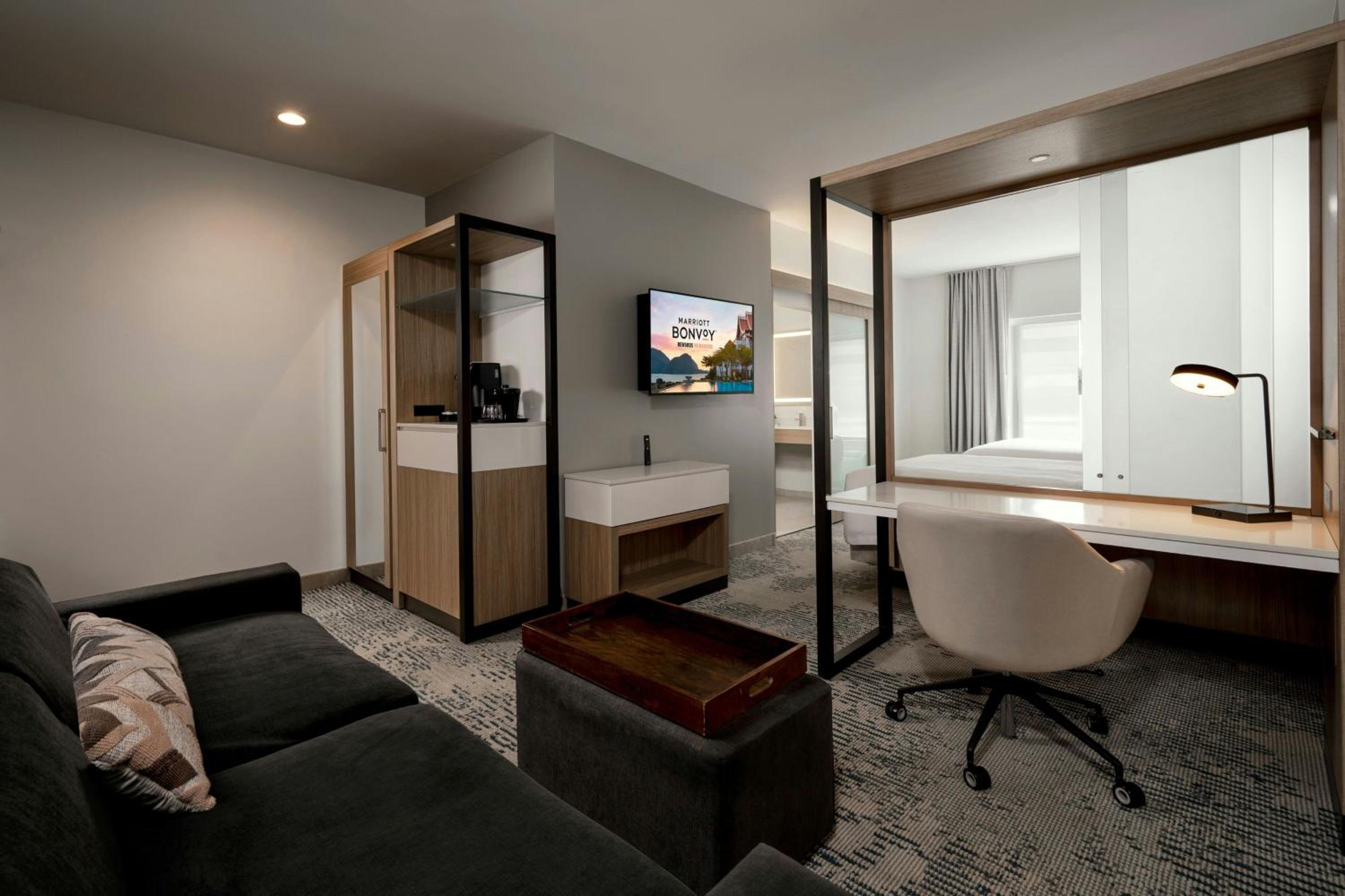 Double Queen Suite, Suite, 2 Queen, Sofa bed (Mobility &amp; Hearing Accessible w/ Roll-in Shower) - Photo 5