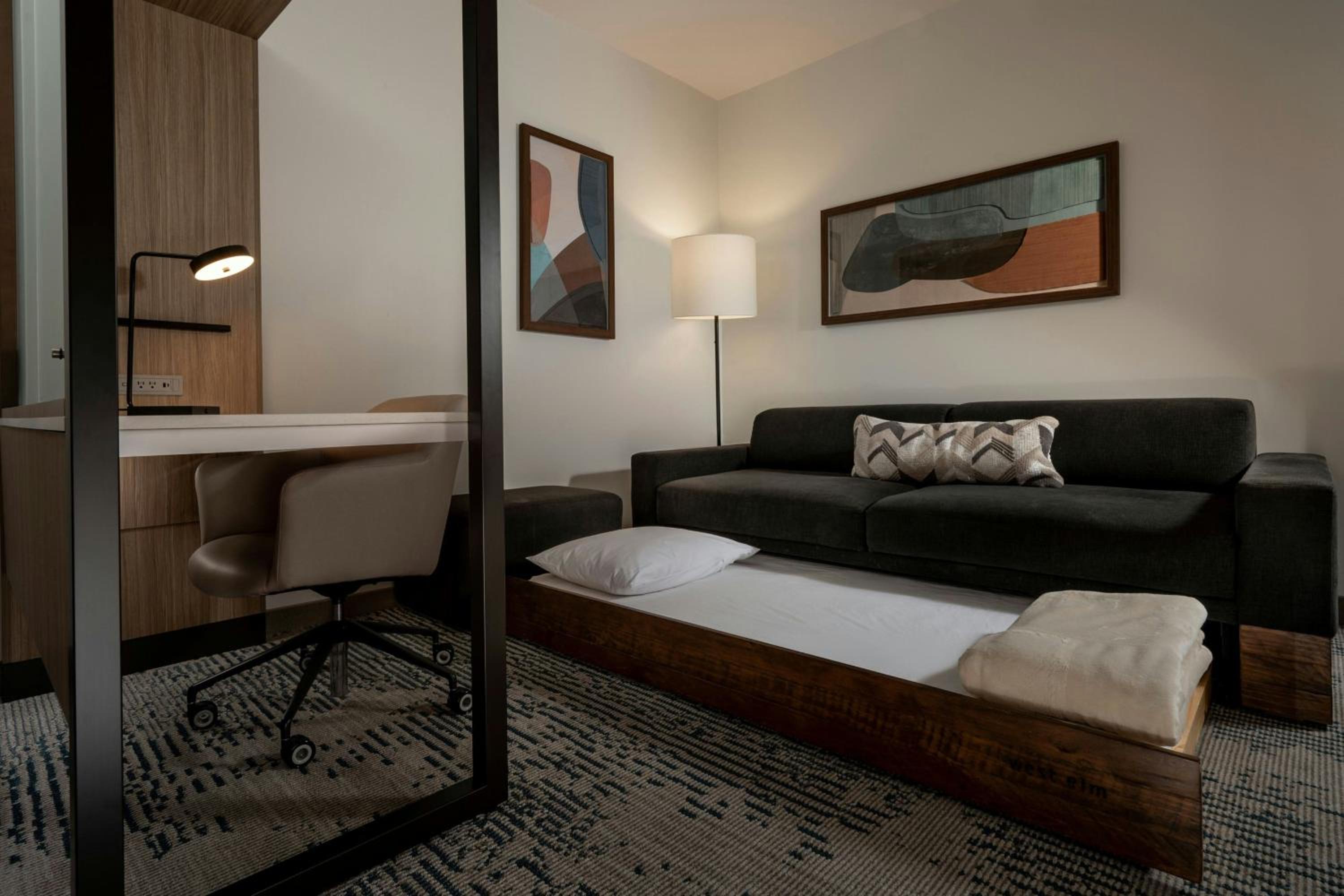 Double Queen Suite, Suite, 2 Queen, Sofa bed (Mobility &amp; Hearing Accessible w/ Roll-in Shower) - Photo 6