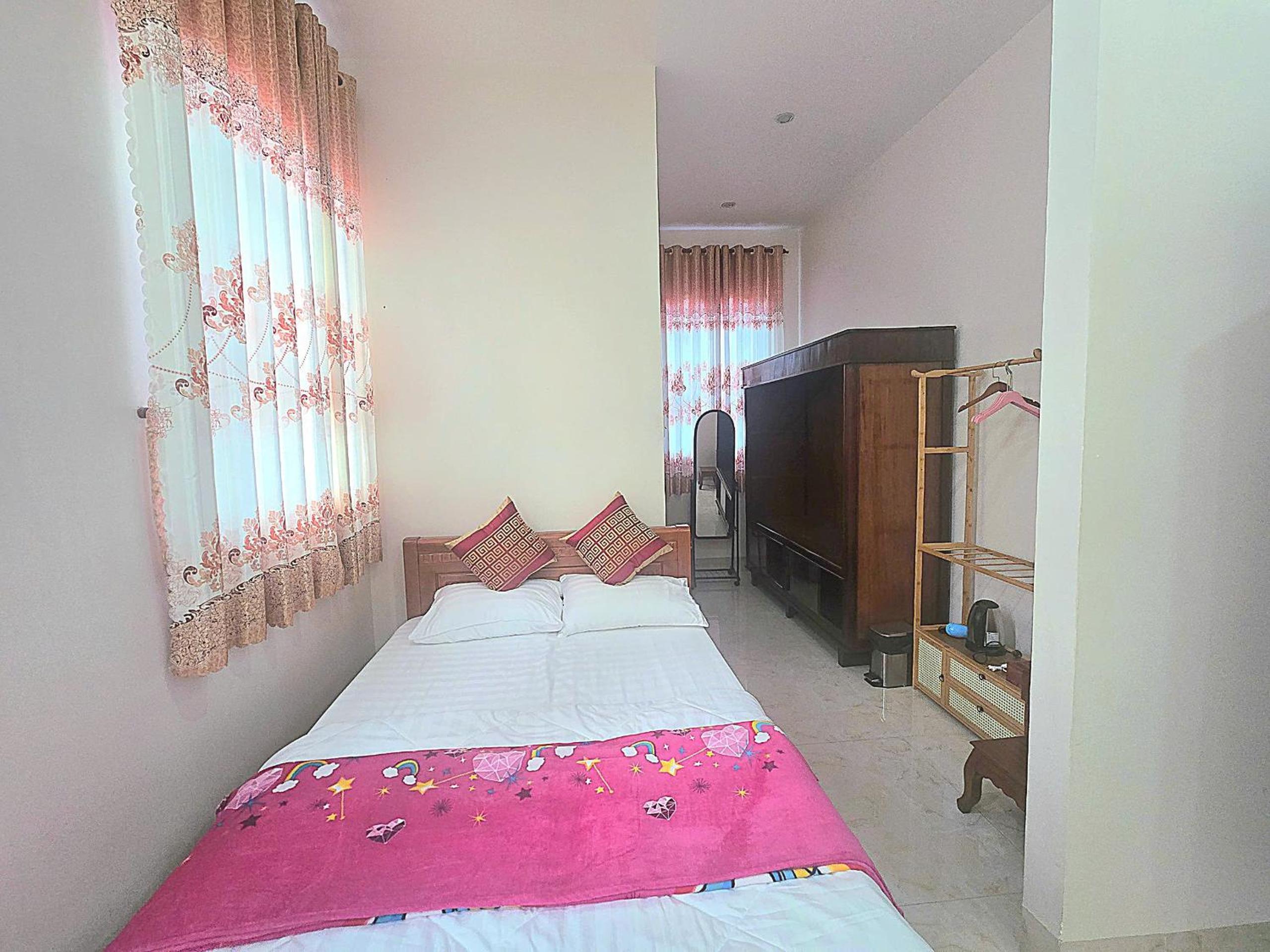 Quadruple Room with Balcony photo 3