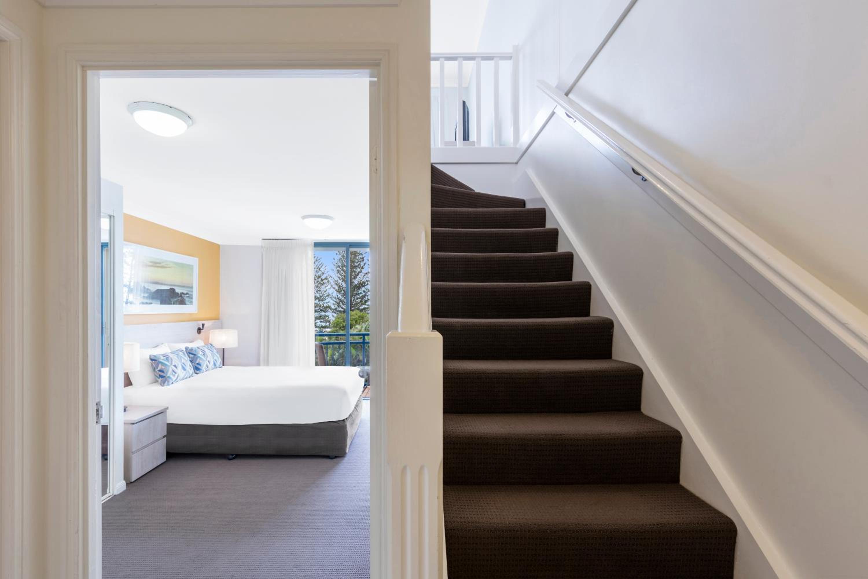 One-Bedroom Executive Apartment - Photo 7