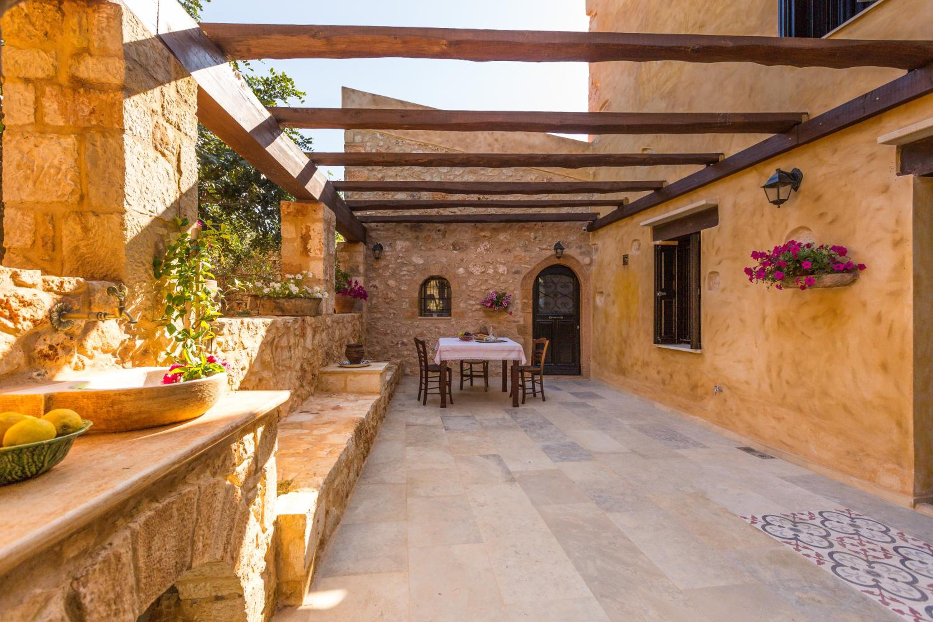 Erondas Villa II photo 2