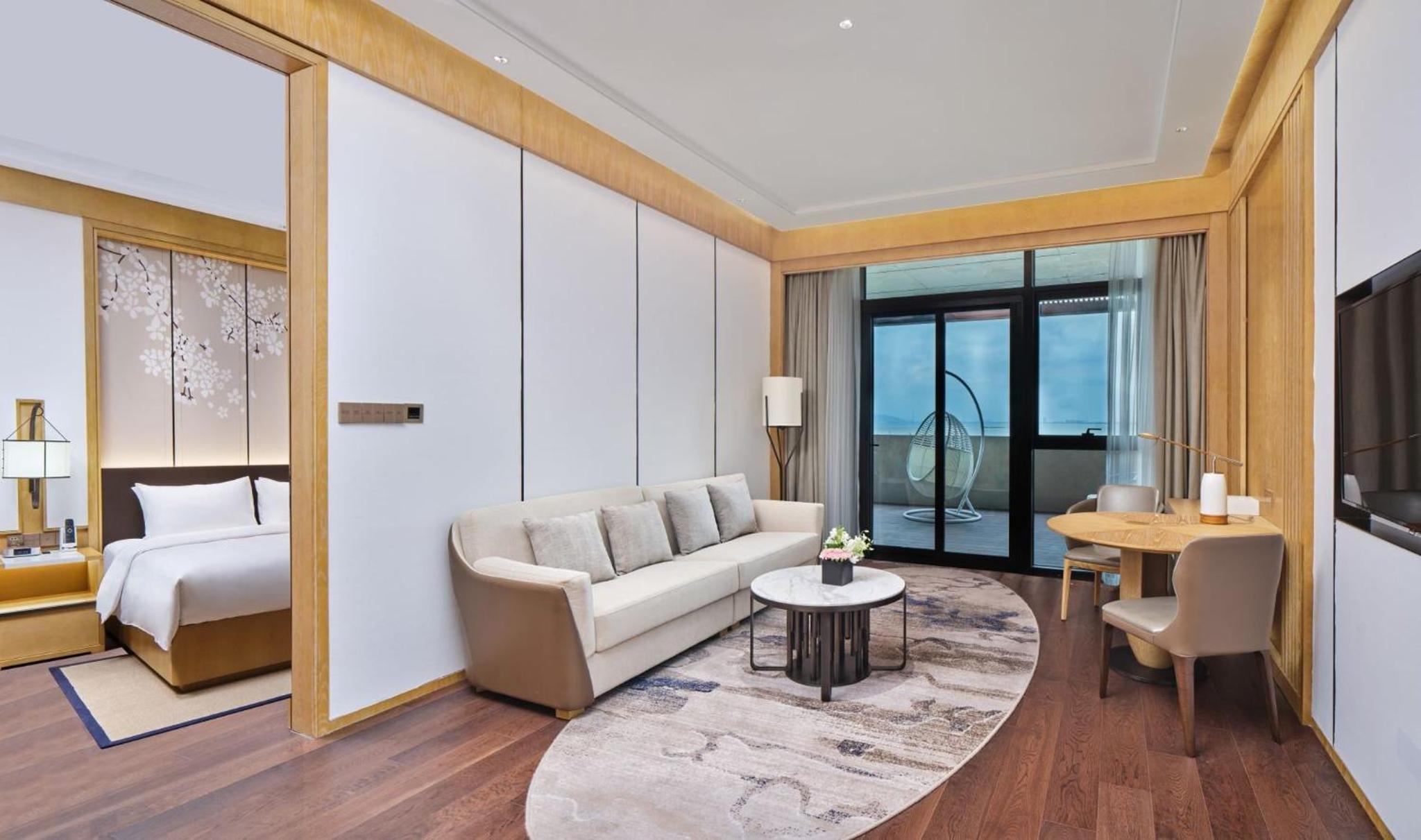 One-Bedroom King Suite with Private Hot Spring