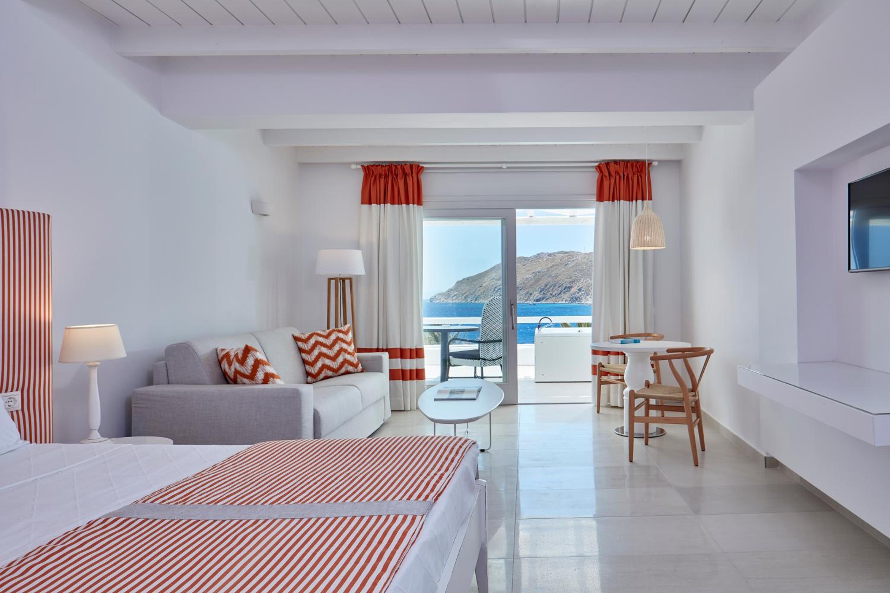 Honeymoon Sea View Suite with Outdoor Jetted Tub - Photo 1