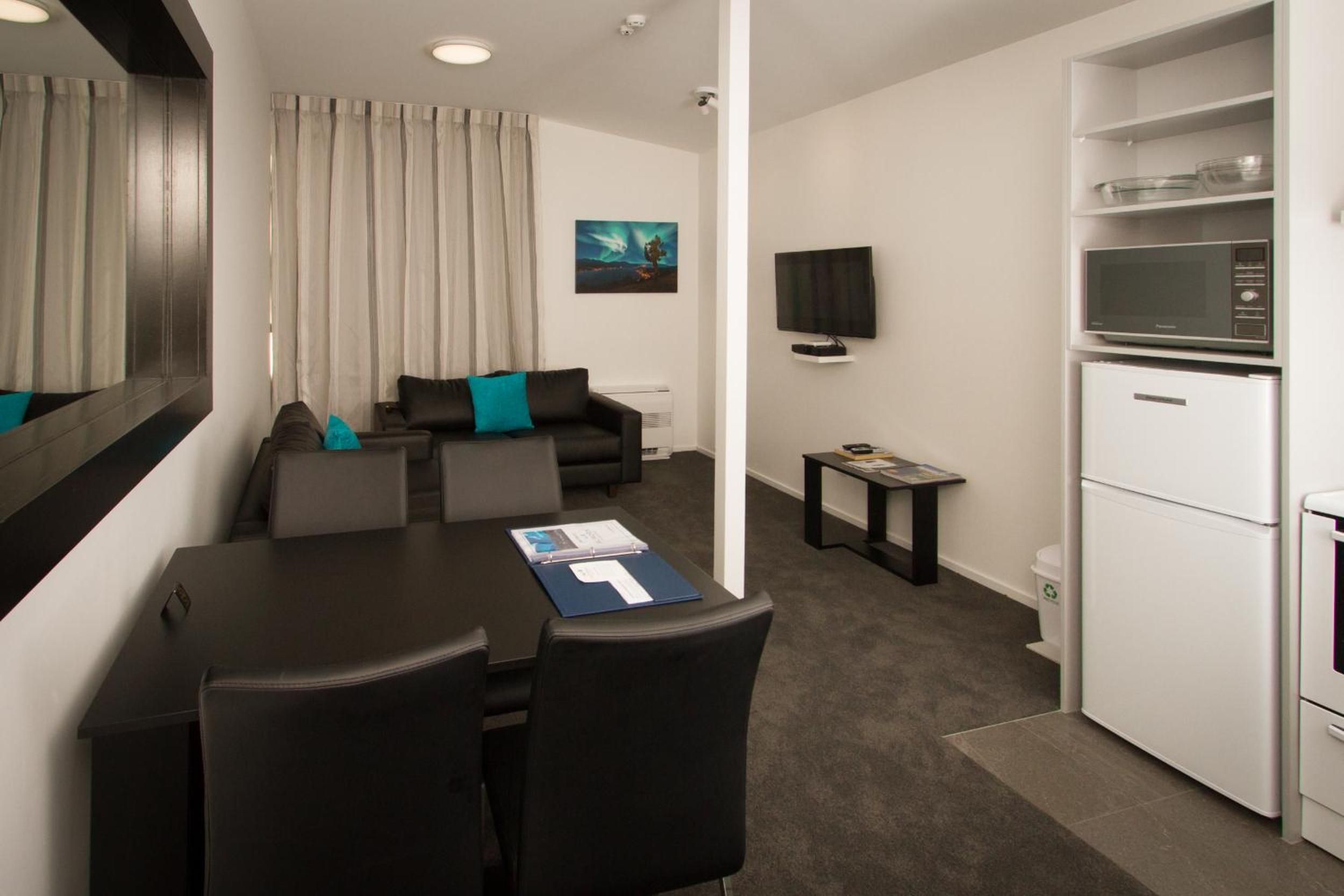 Two-Bedroom Apartment - Photo 2
