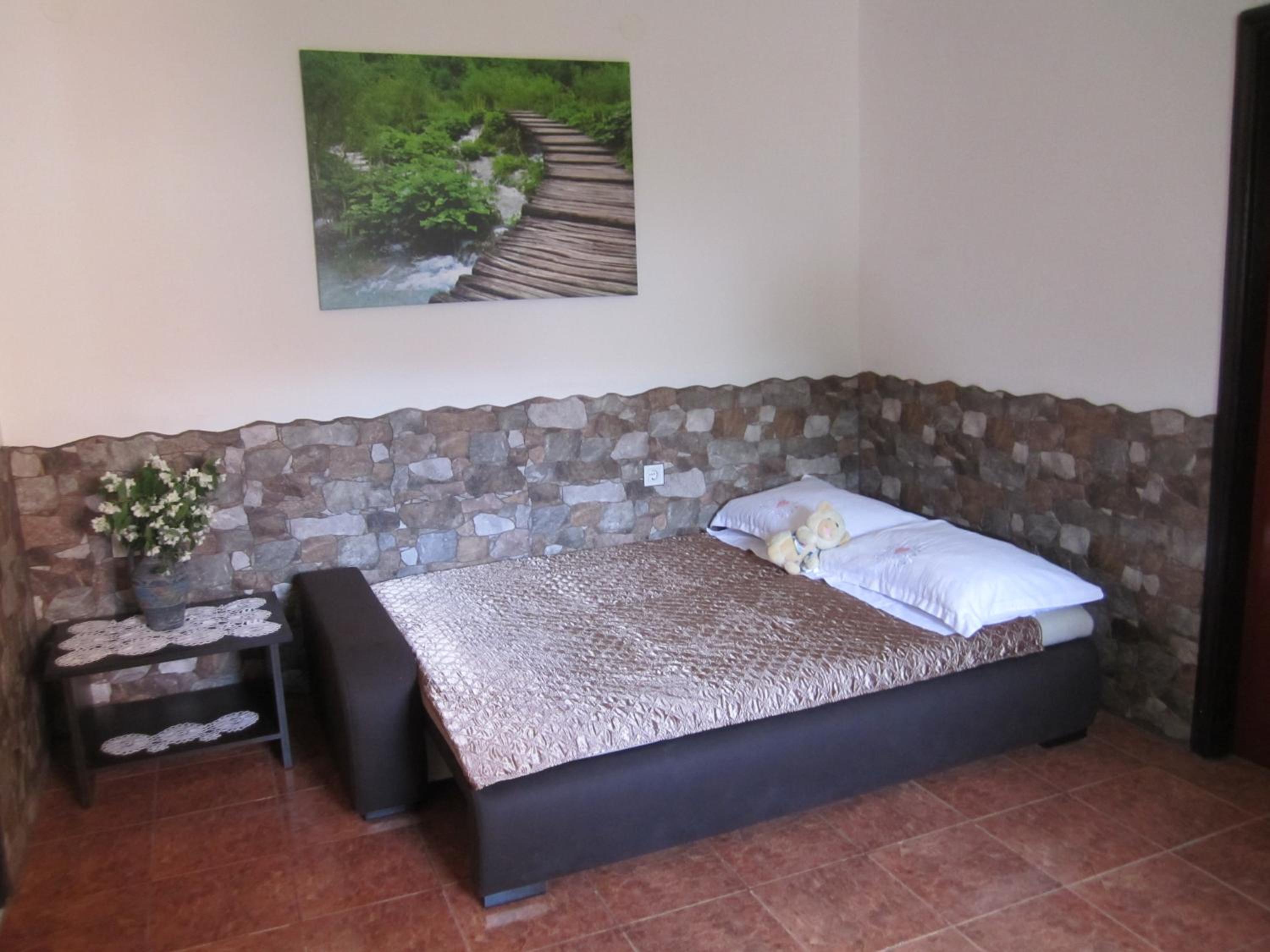 Apartment with Garden View