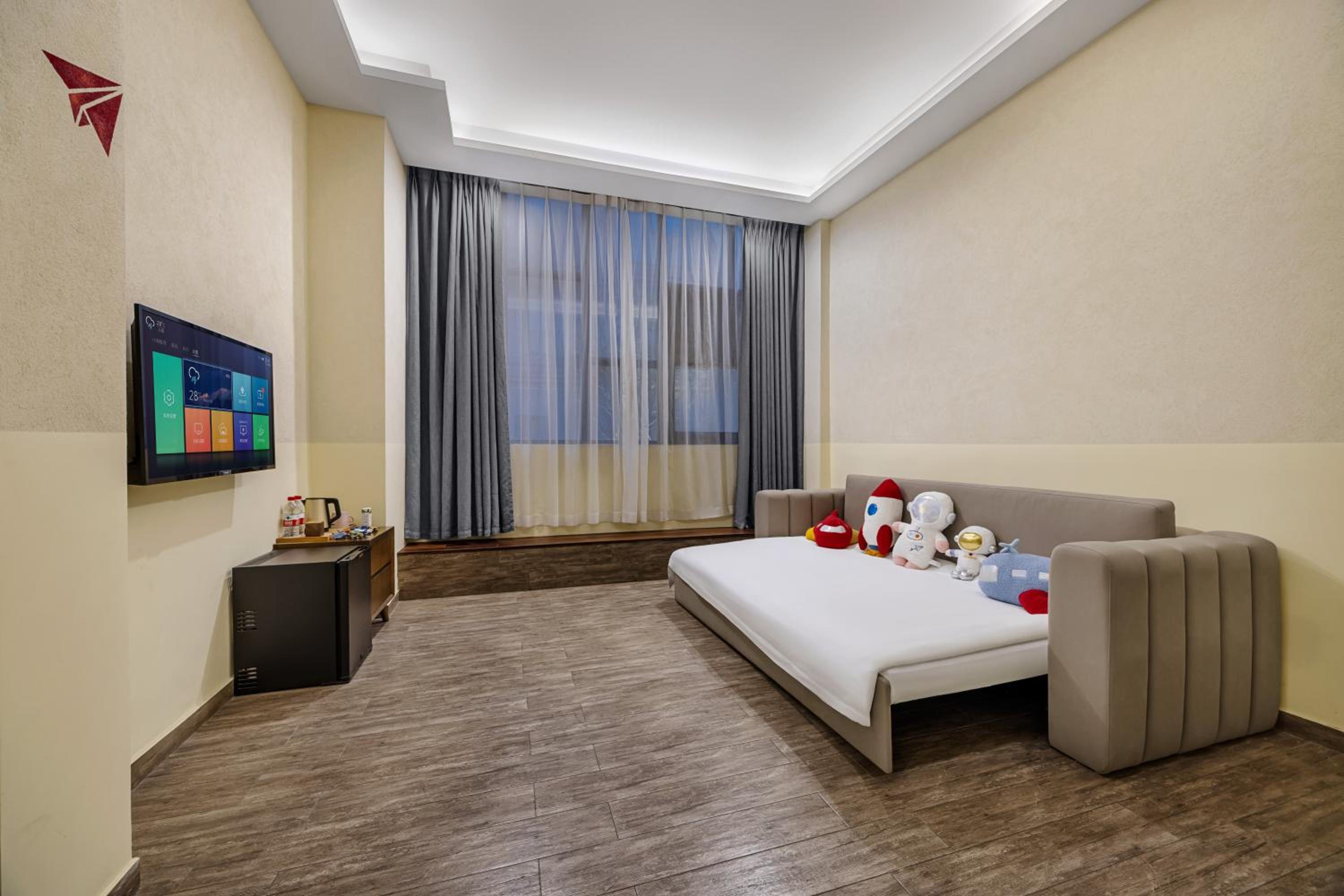 Deluxe Family Room photo 2