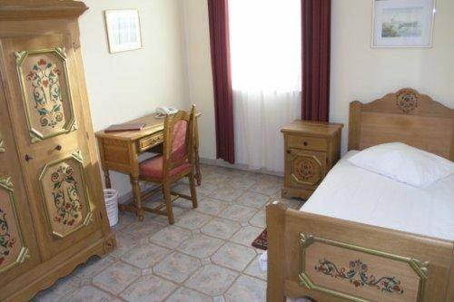 Single Room with Private Bathroom photo 3