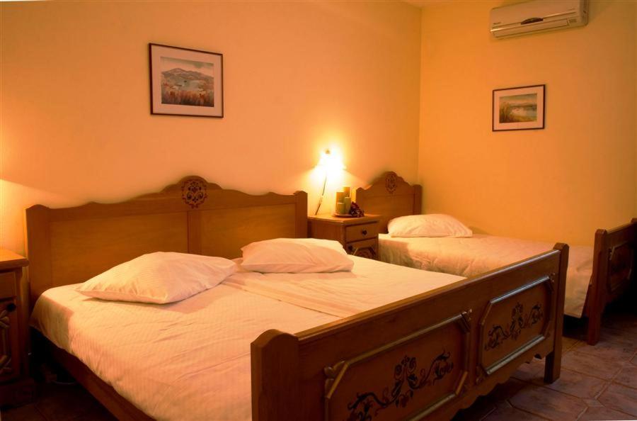 Large Double Room photo 2