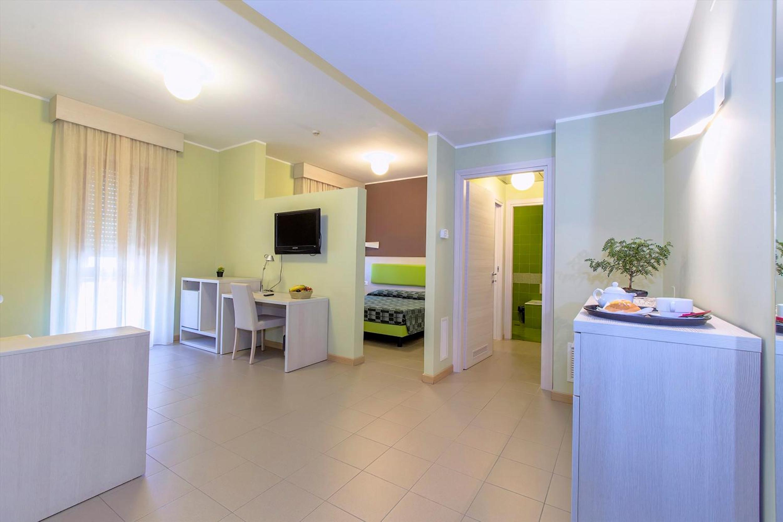 Superior Two-Bedroom Suite - Photo 8