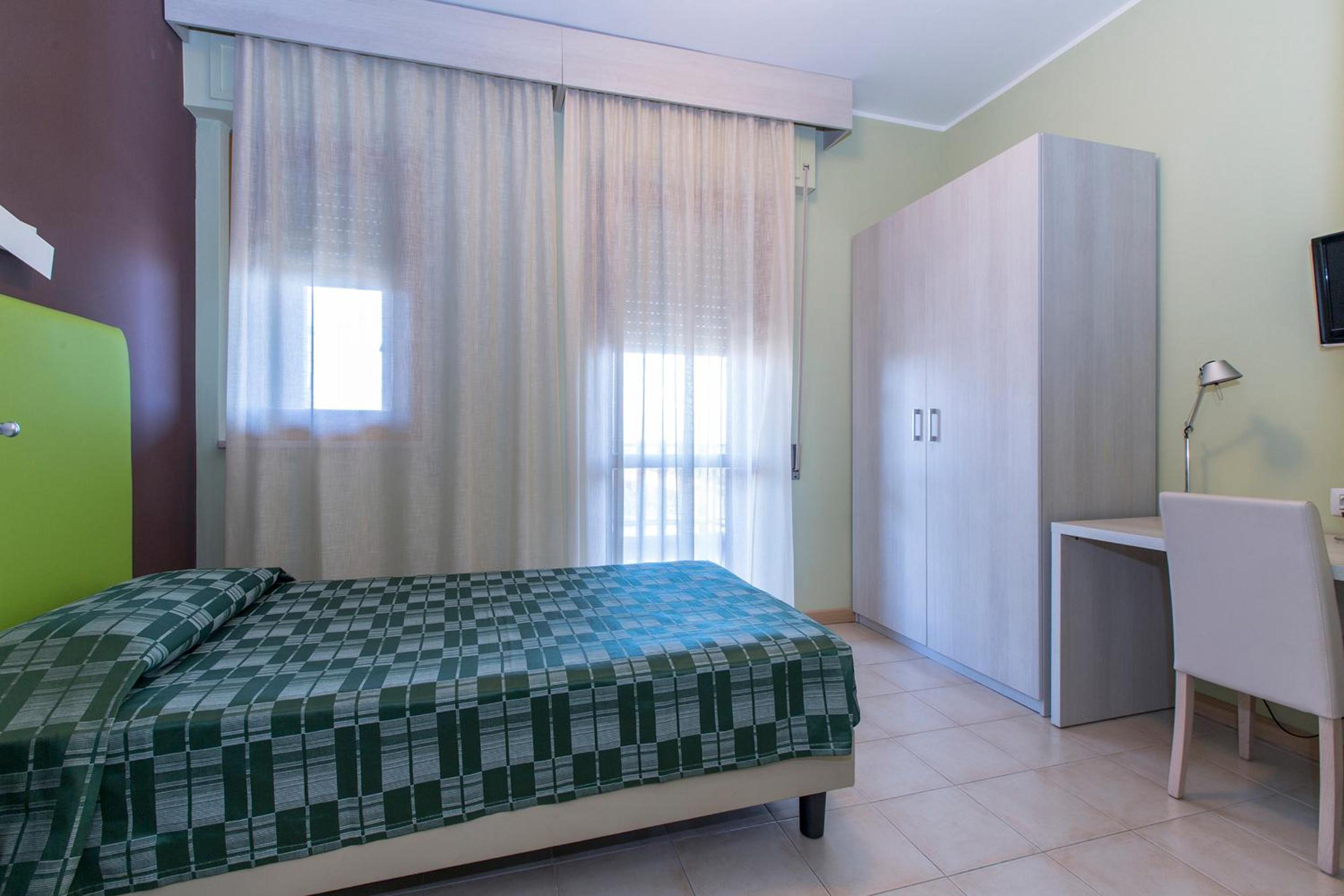Superior Two-Bedroom Suite - Photo 9