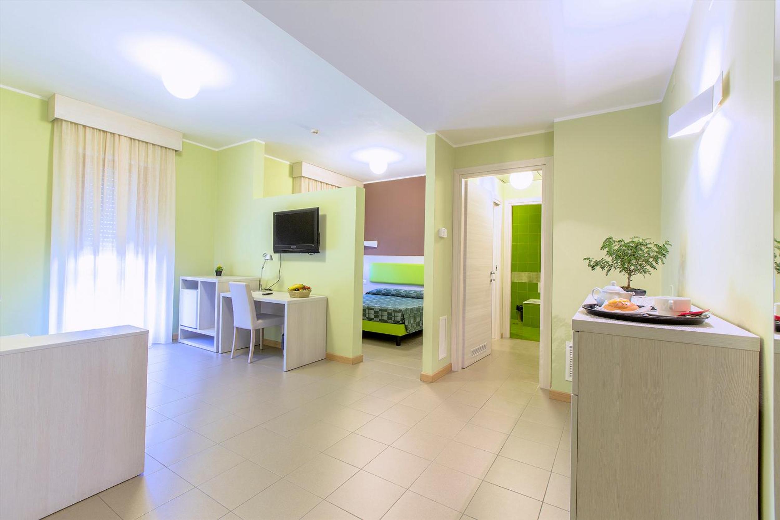 Superior Two-Bedroom Suite - Photo 2