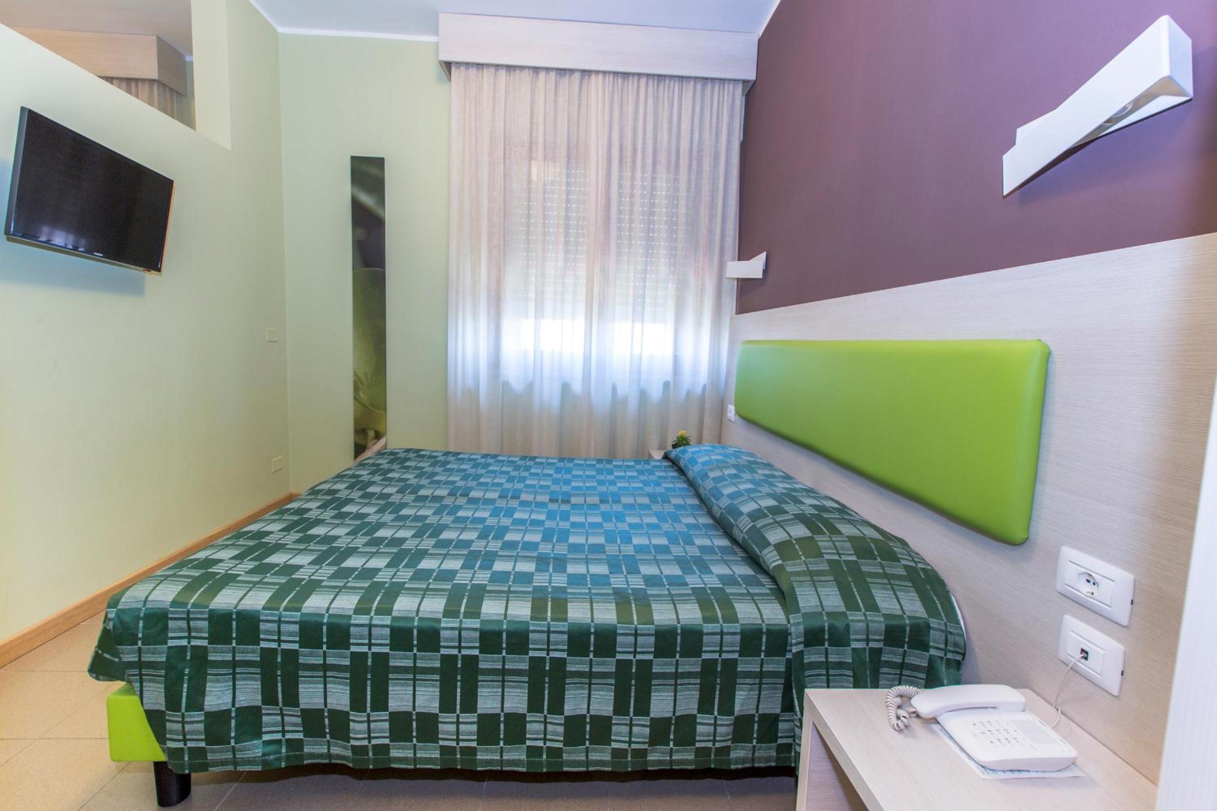 Superior Two-Bedroom Suite - Photo 3