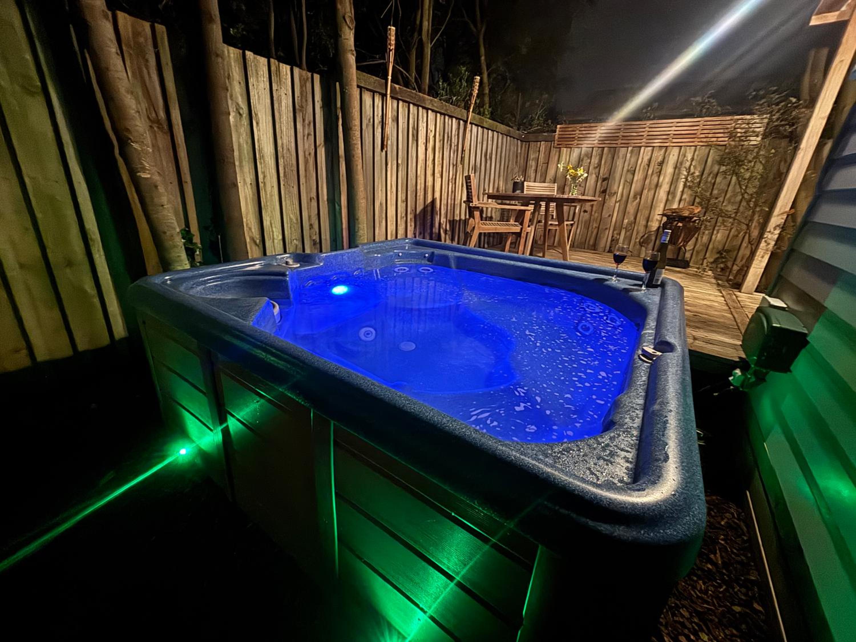 Studio with Spa Bath