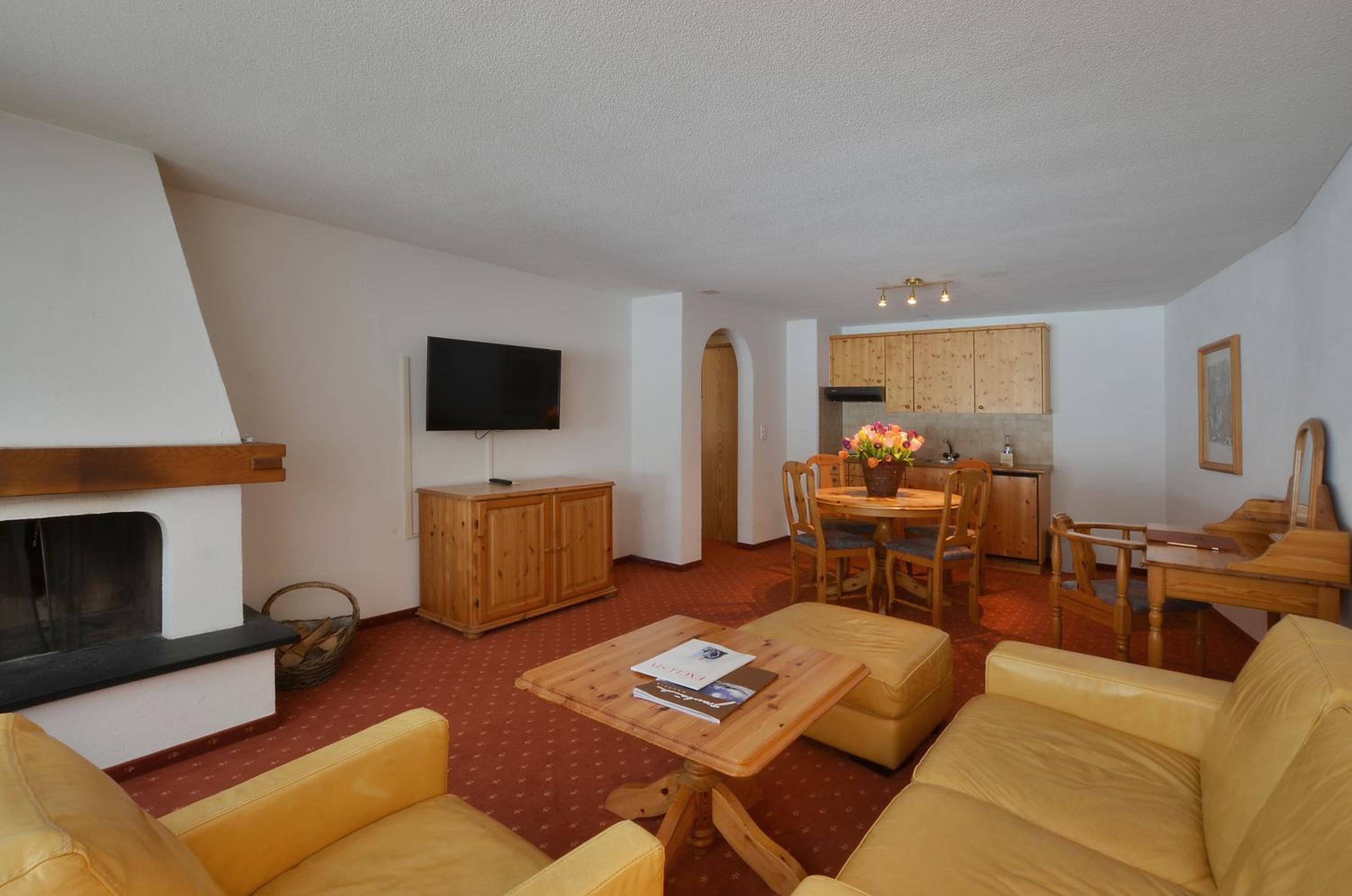 Suite - Photo 2
