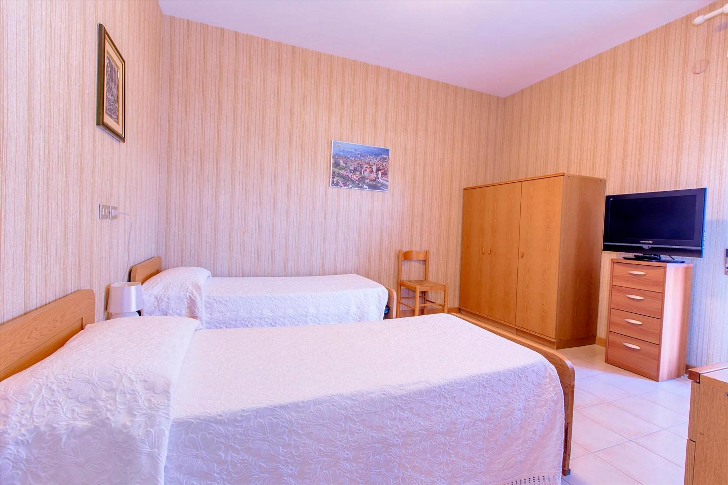 Two-Bedroom Suite - Photo 2