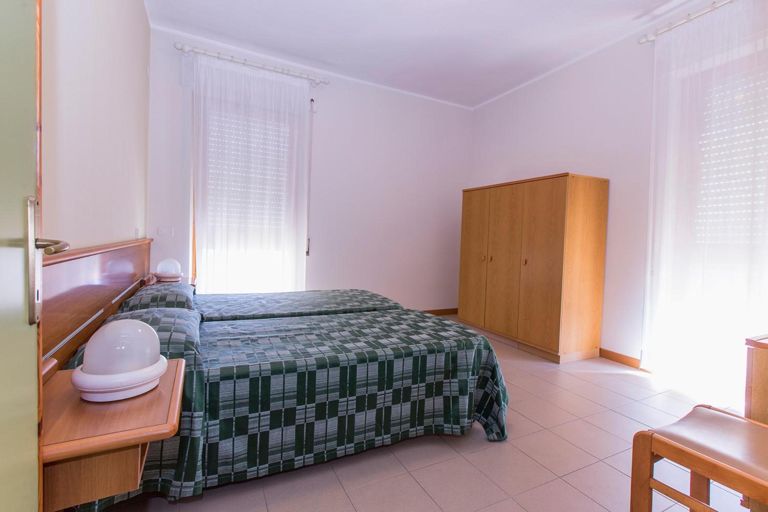 Two-Bedroom Suite - Photo 3