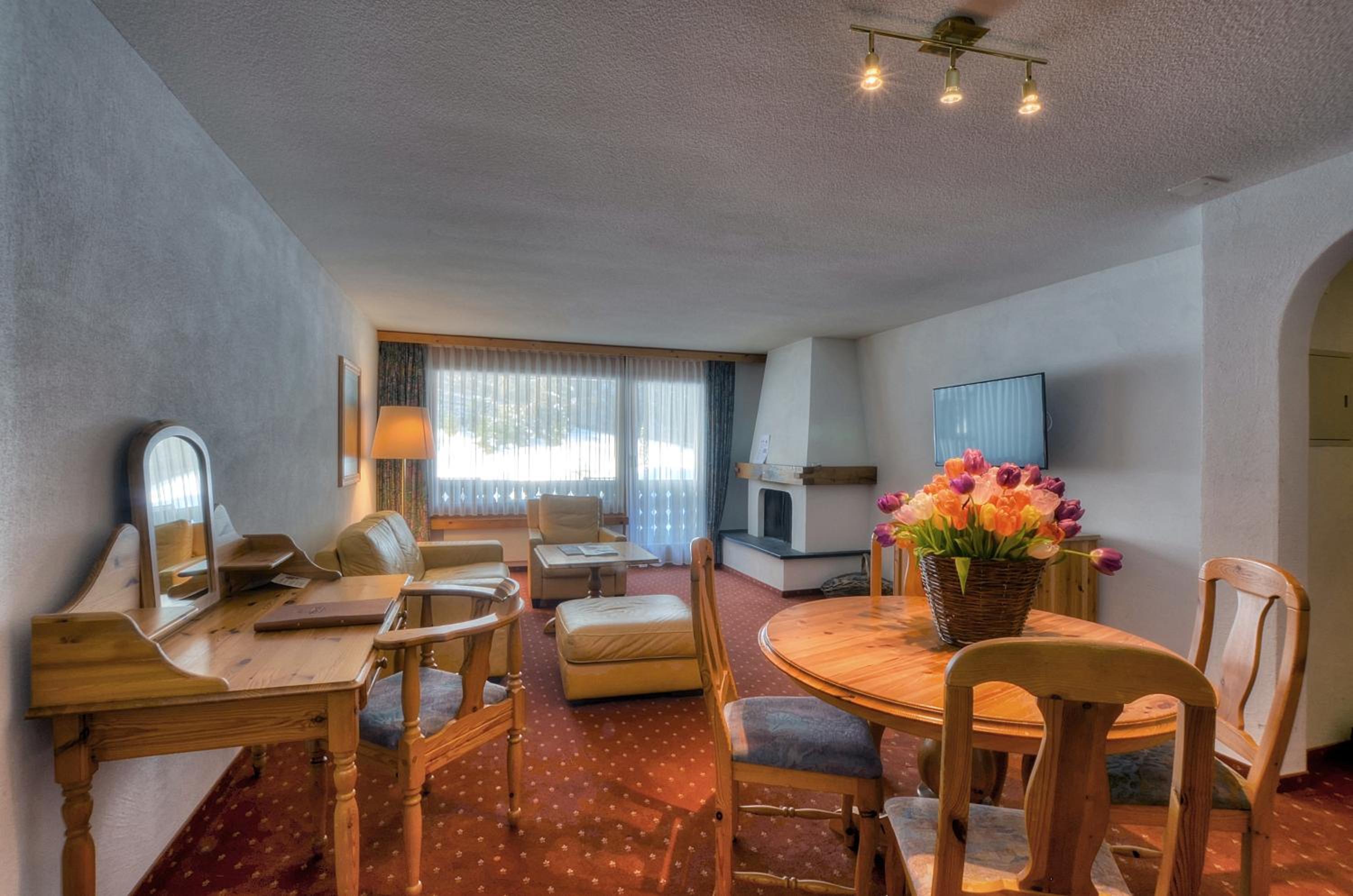 Suite - Photo 3