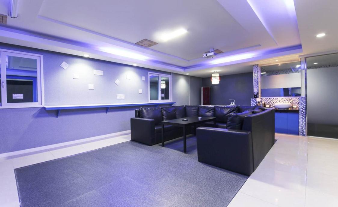 Deluxe Family Suite
